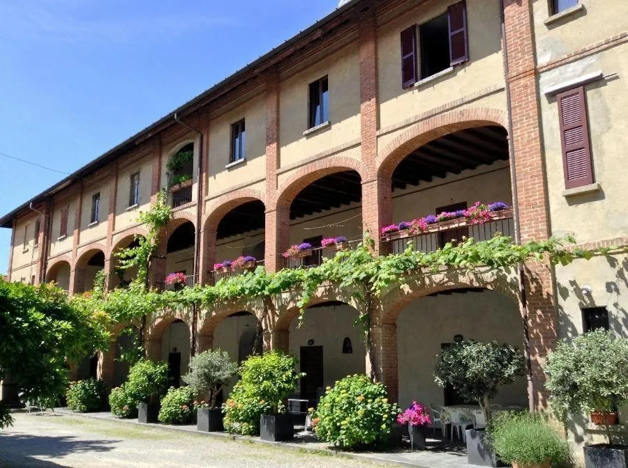 Property building in La Corte e l'Uva