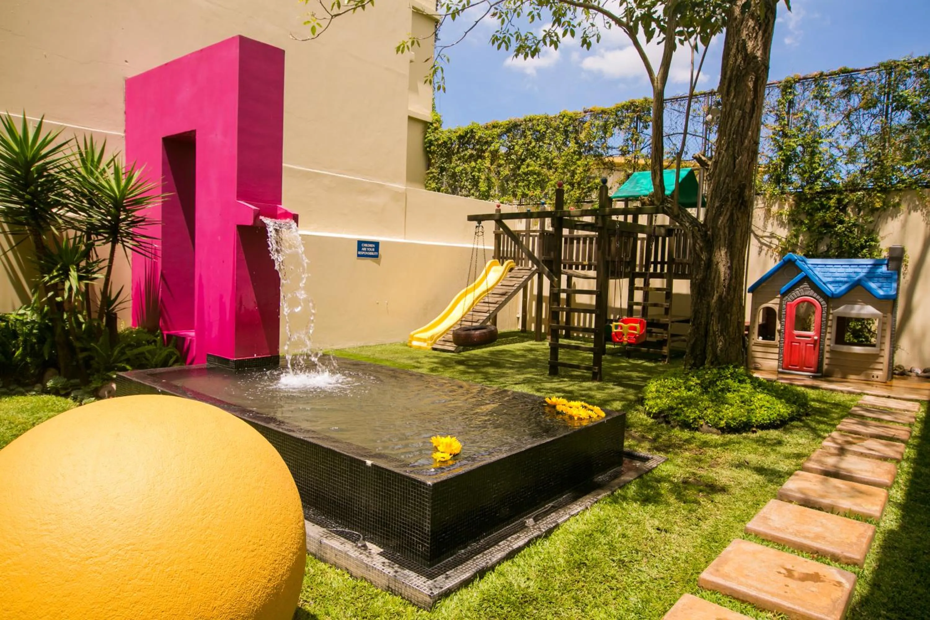 Children play ground in Apart-Hotel Casa Serena