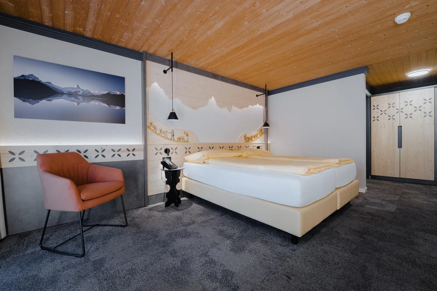 Photo of the whole room, Bed in Hotel Central Wolter - Grindelwald