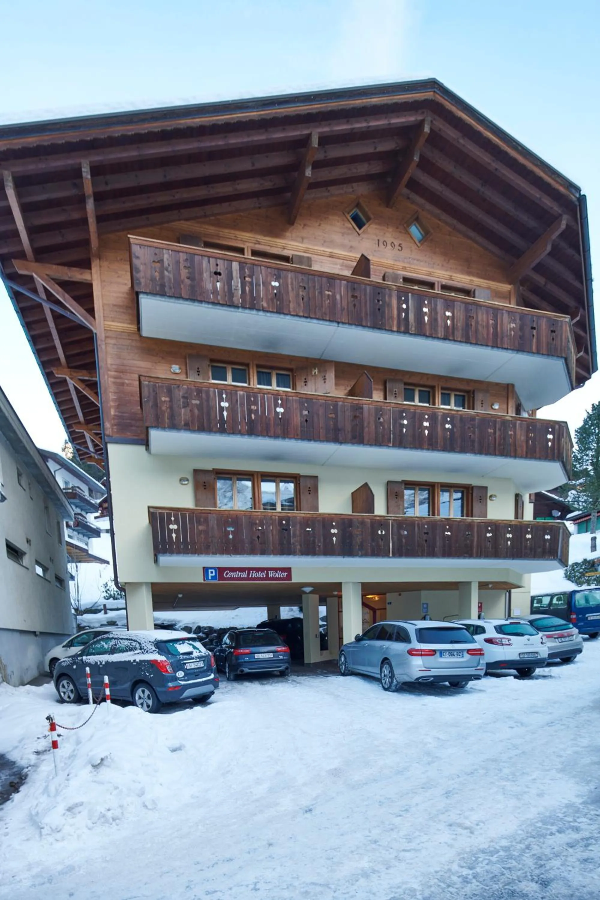 Property building in Hotel Central Wolter - Grindelwald