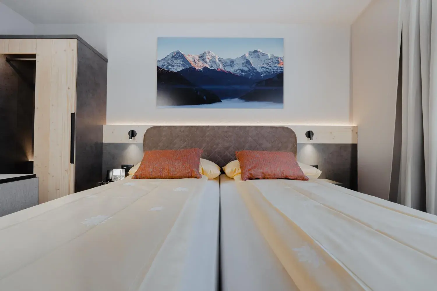Bed in Hotel Central Wolter - Grindelwald Bed in Hotel Central Wolter - Grindelwald
