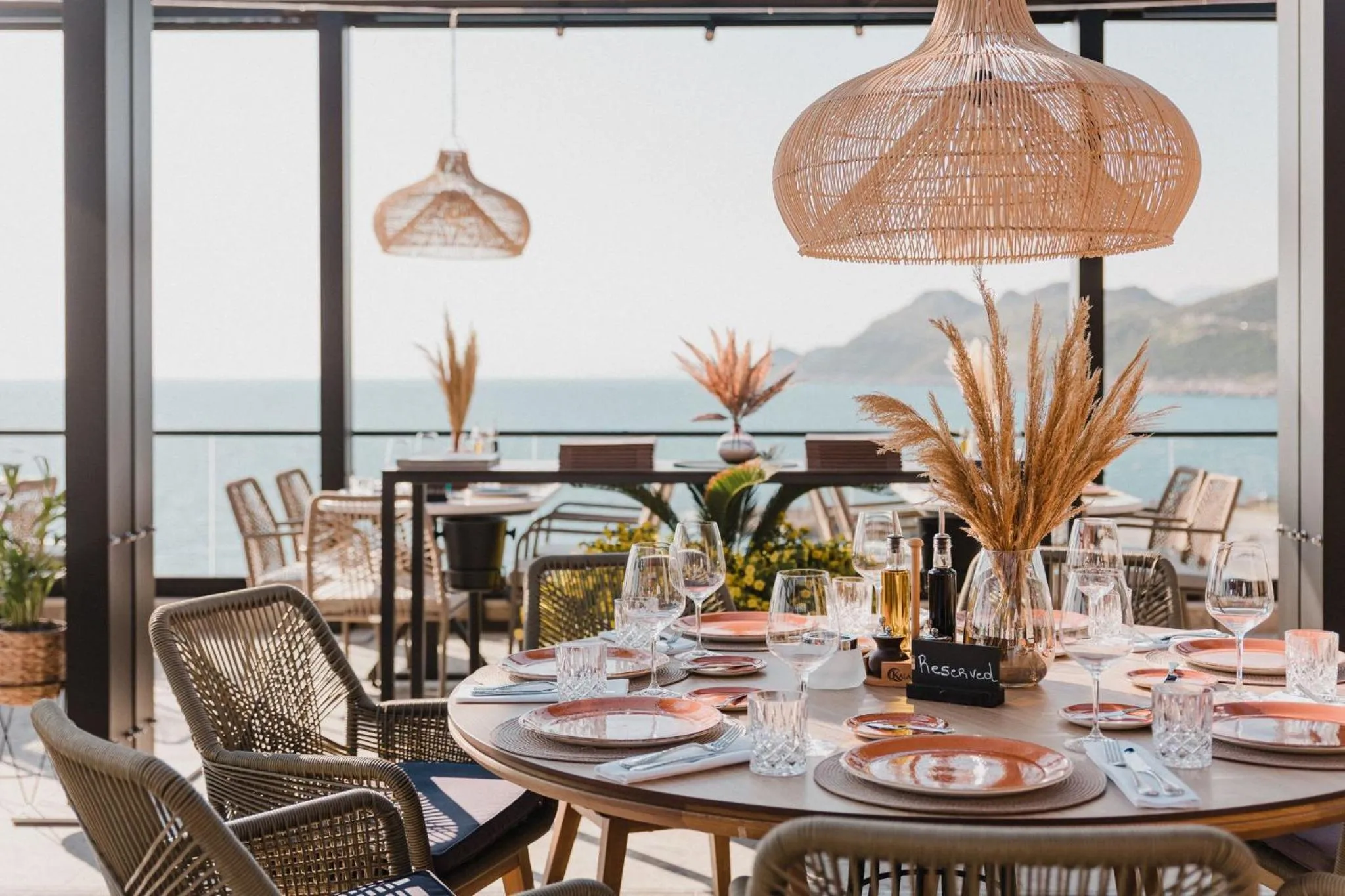 Restaurant/places to eat in Kalamper Hotel & Spa