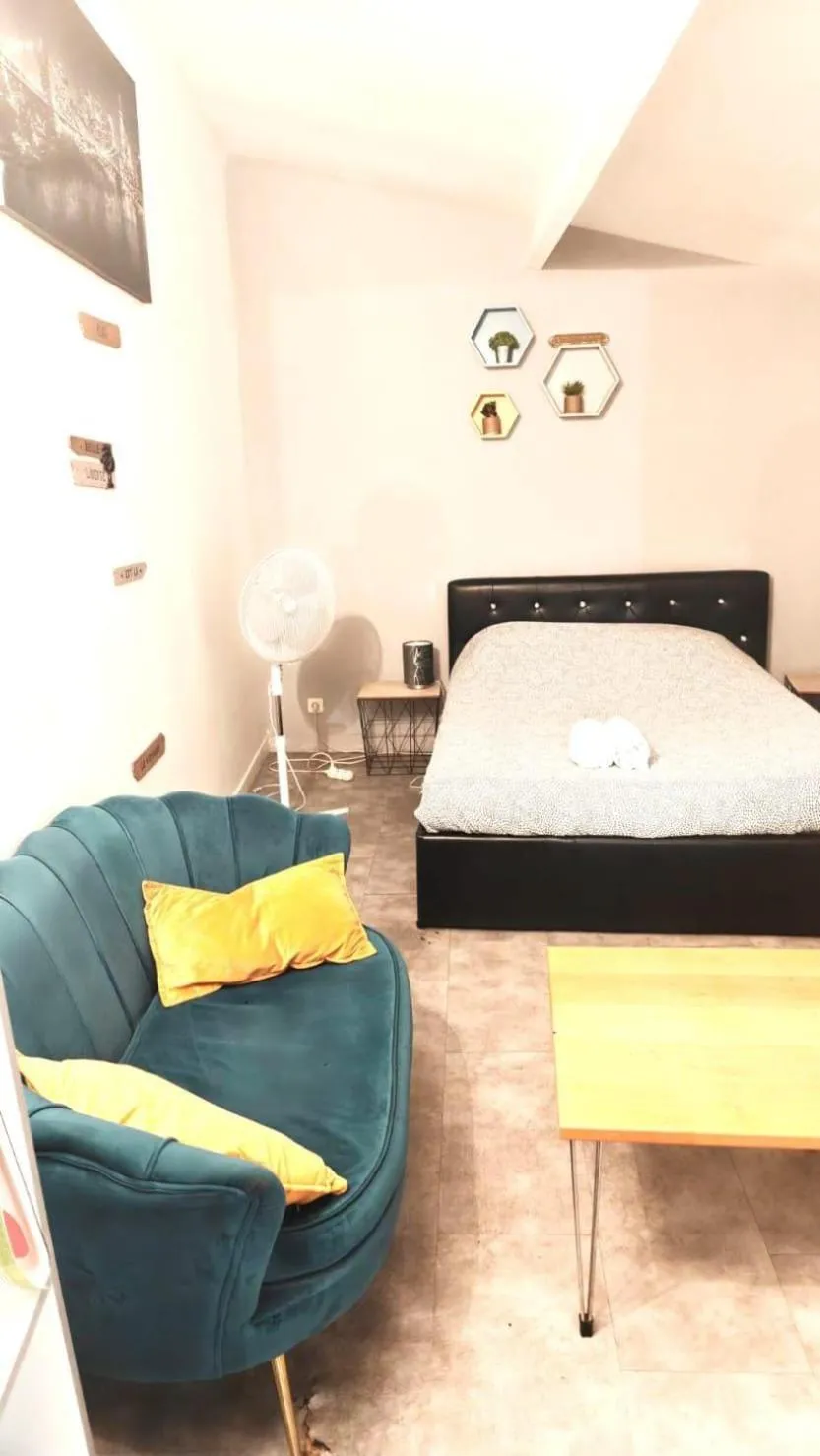 Bed in Nouvel Oasis Toulouse Saint Cyprien