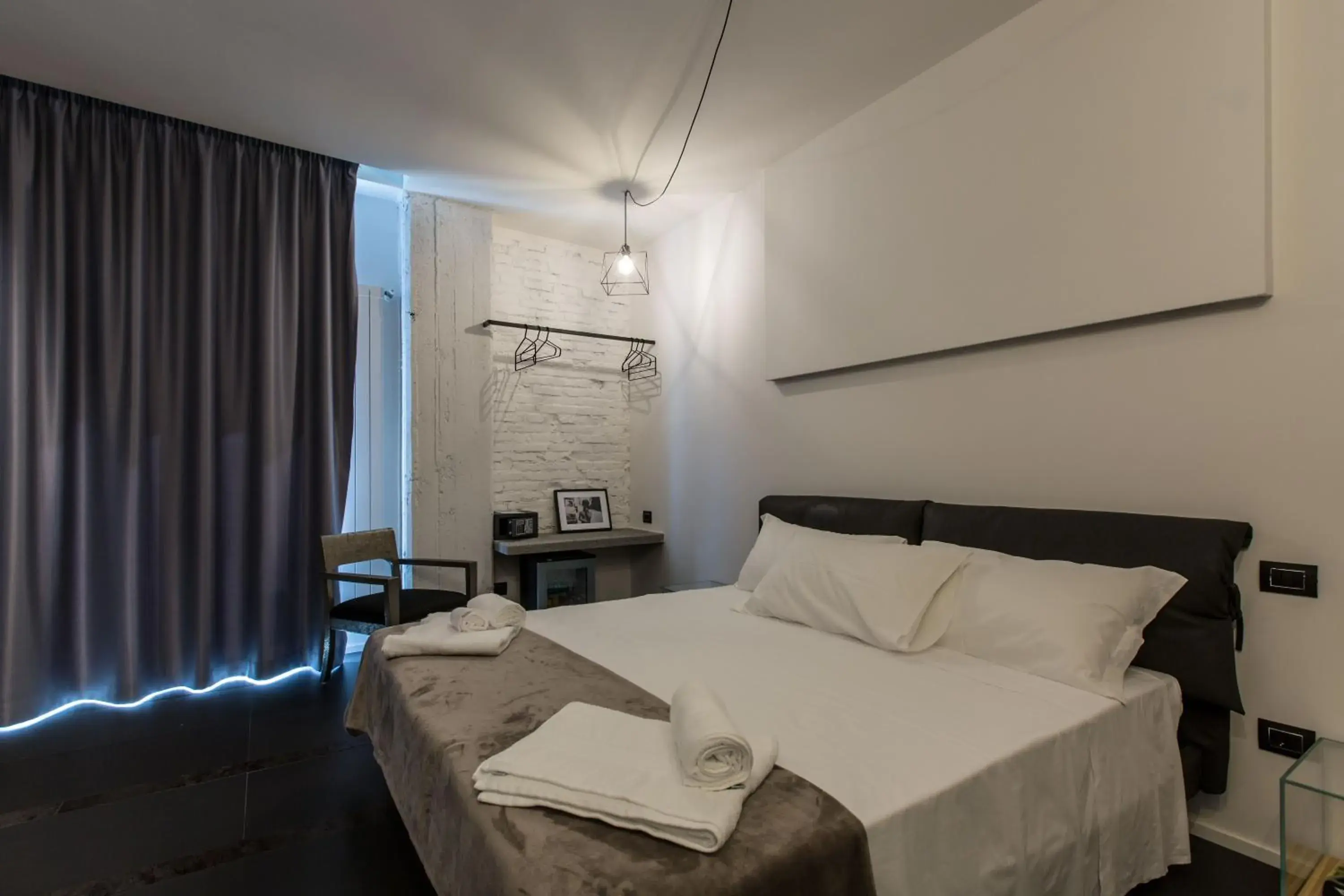 Bed in The Boutique Napoli Suite Bed in The Boutique Napoli Suite