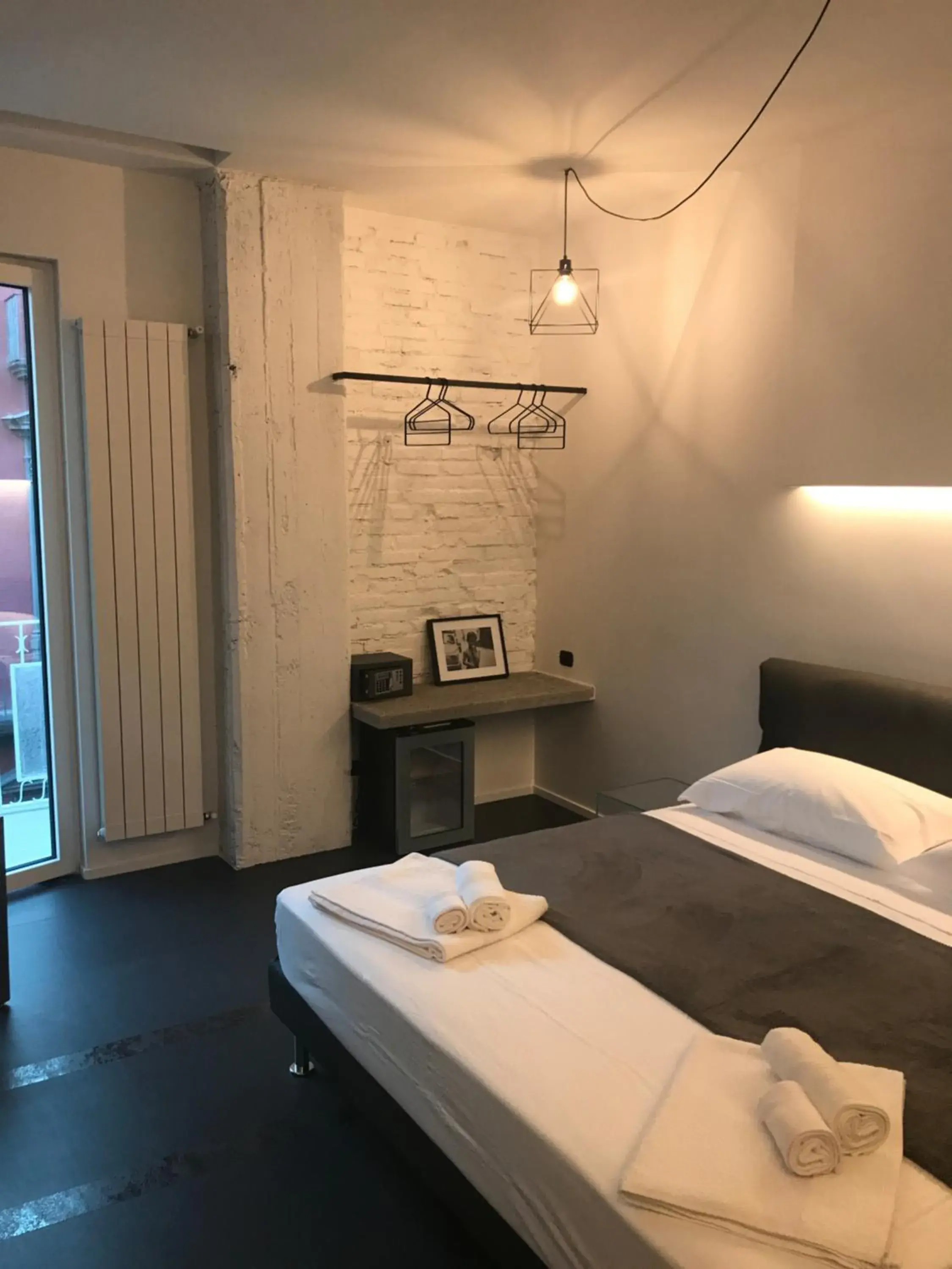 Property building, Bed in The Boutique Napoli Suite Property building, Bed in The Boutique Napoli Suite