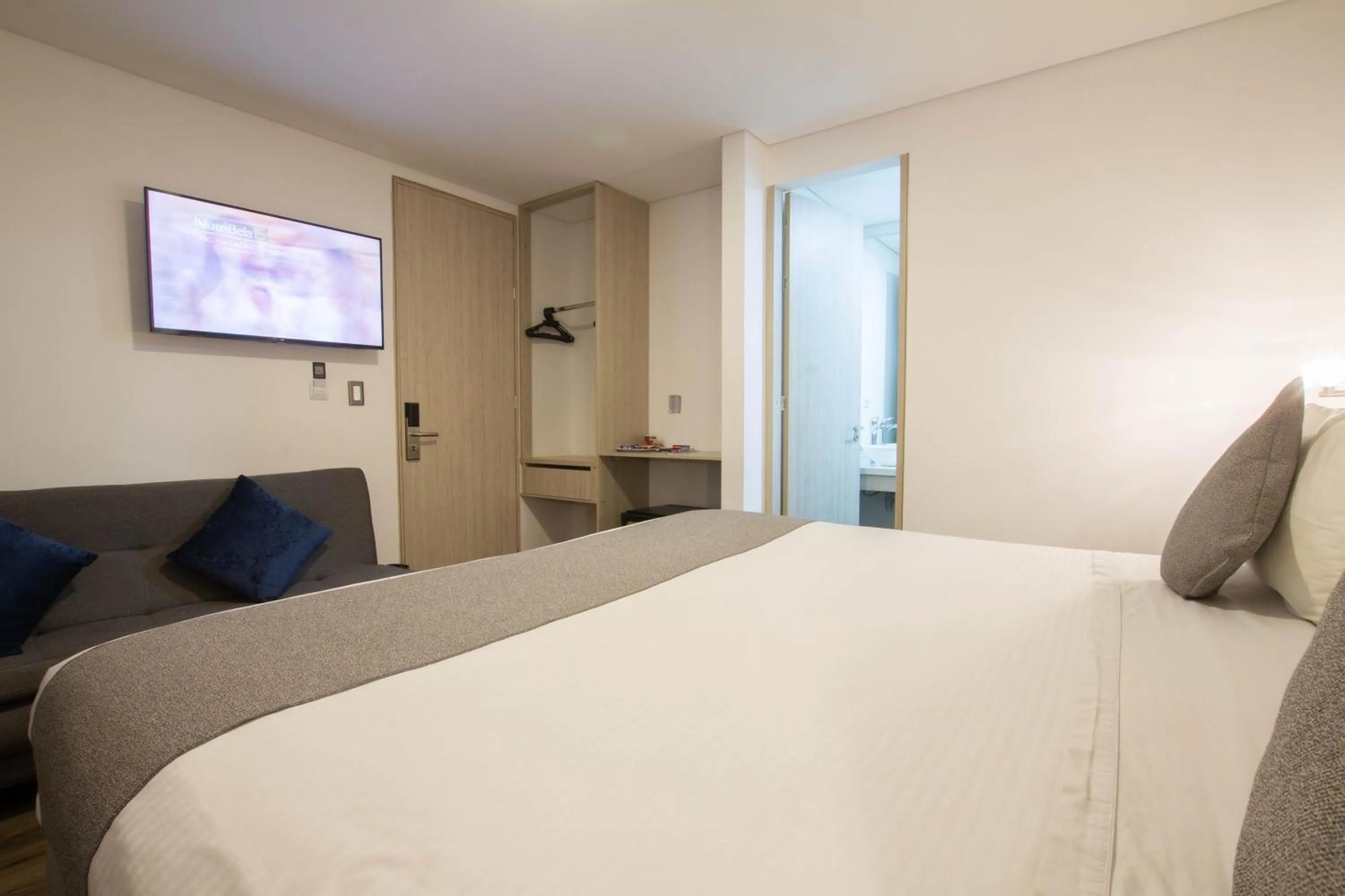 Photo of the whole room, Bed in BOG URBAN HOTEl