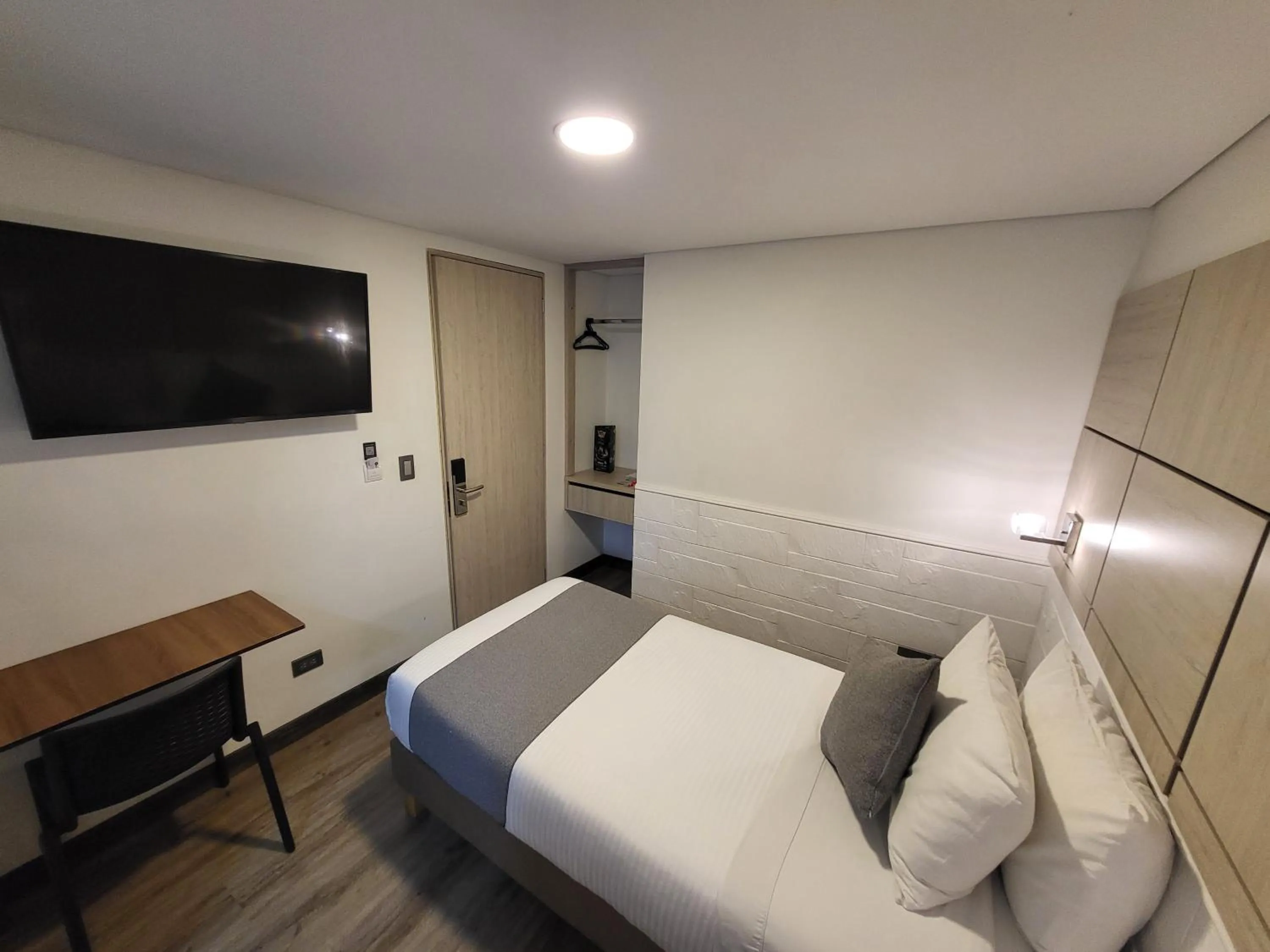 Bedroom, Bed in BOG URBAN HOTEl