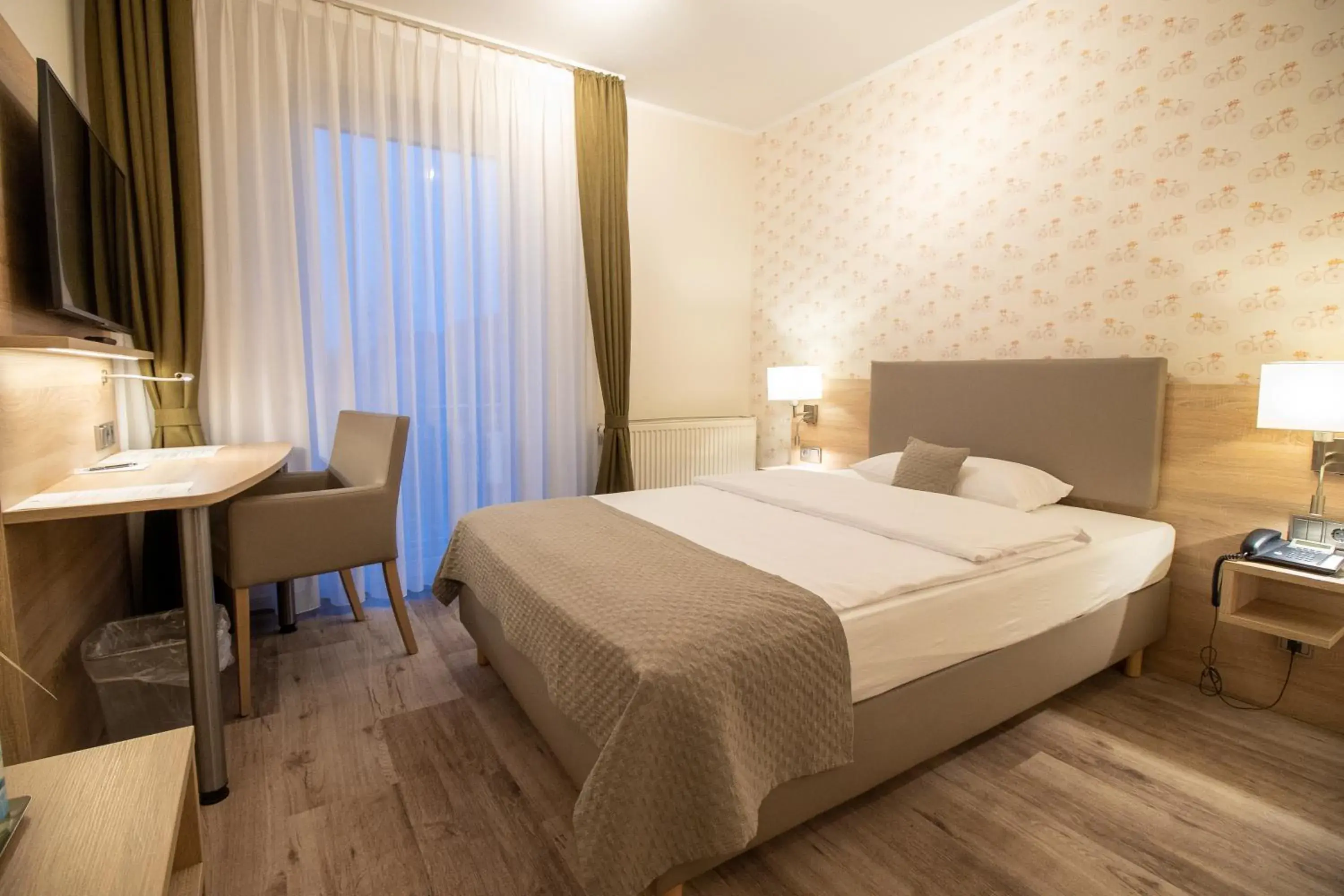 Photo of the whole room, Bed in Hotel Fallersleber Spieker Photo of the whole room, Bed in Hotel Fallersleber Spieker