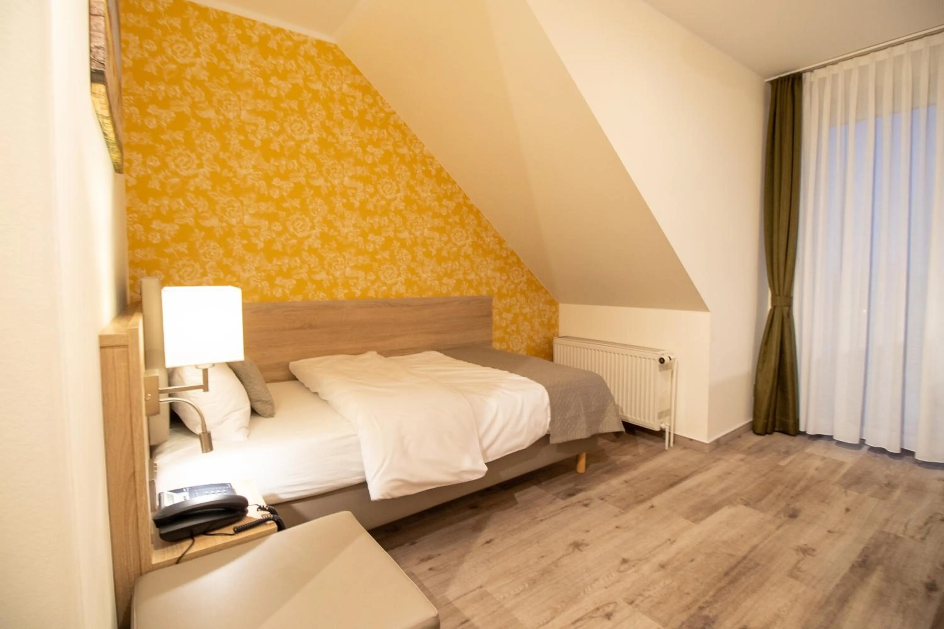 Bed in Hotel Fallersleber Spieker