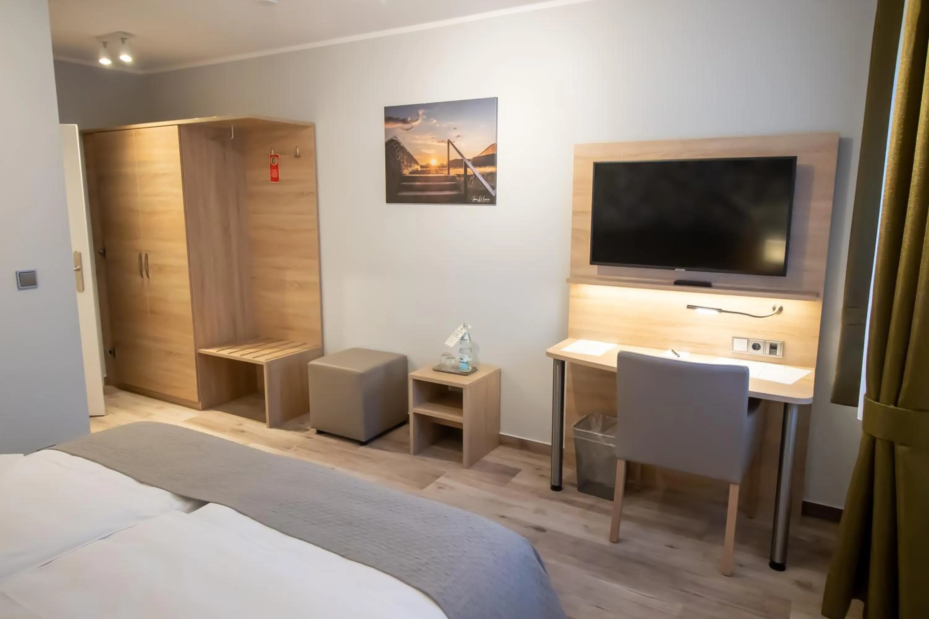 TV and multimedia, Bed in Hotel Fallersleber Spieker