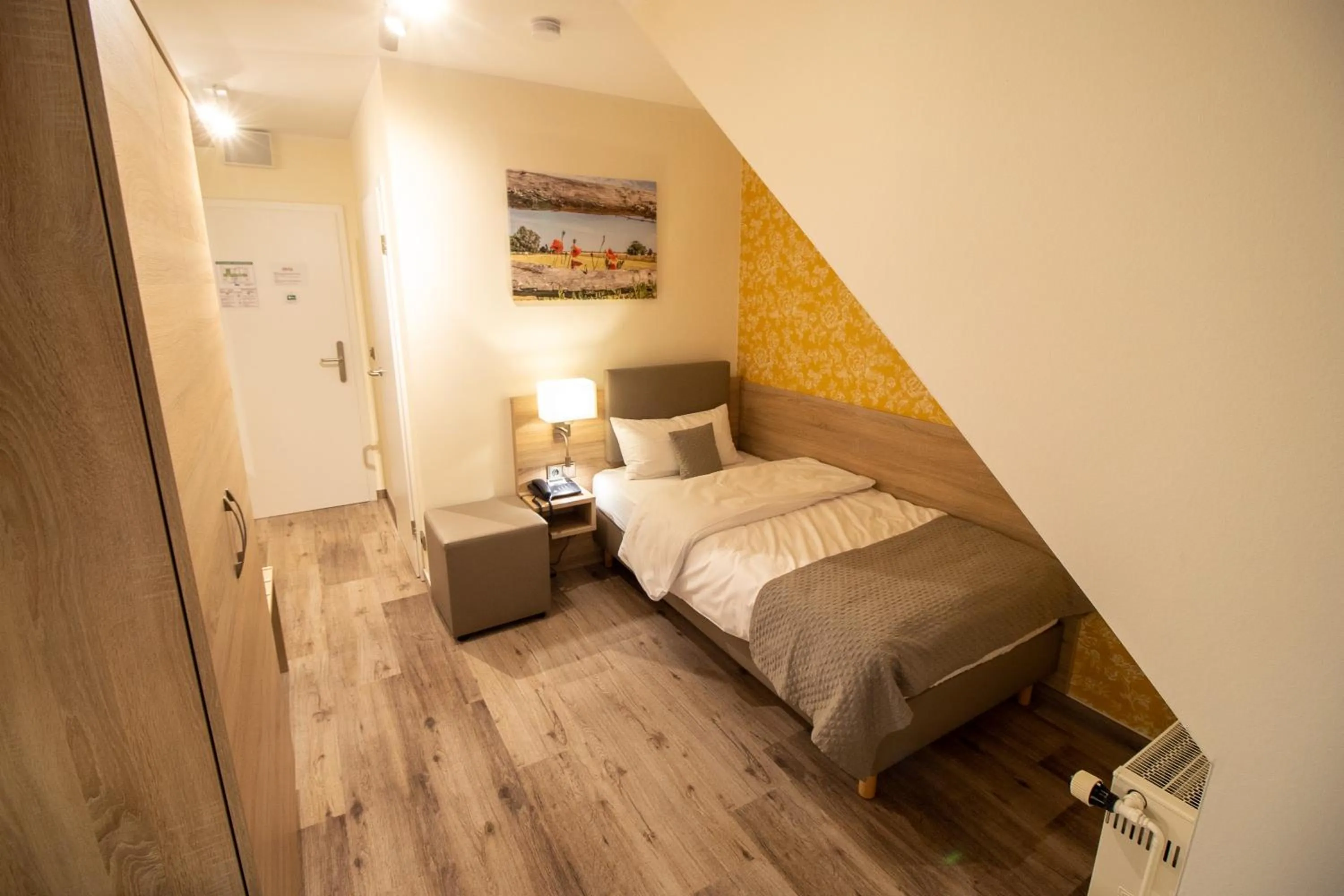 Photo of the whole room, Bed in Hotel Fallersleber Spieker