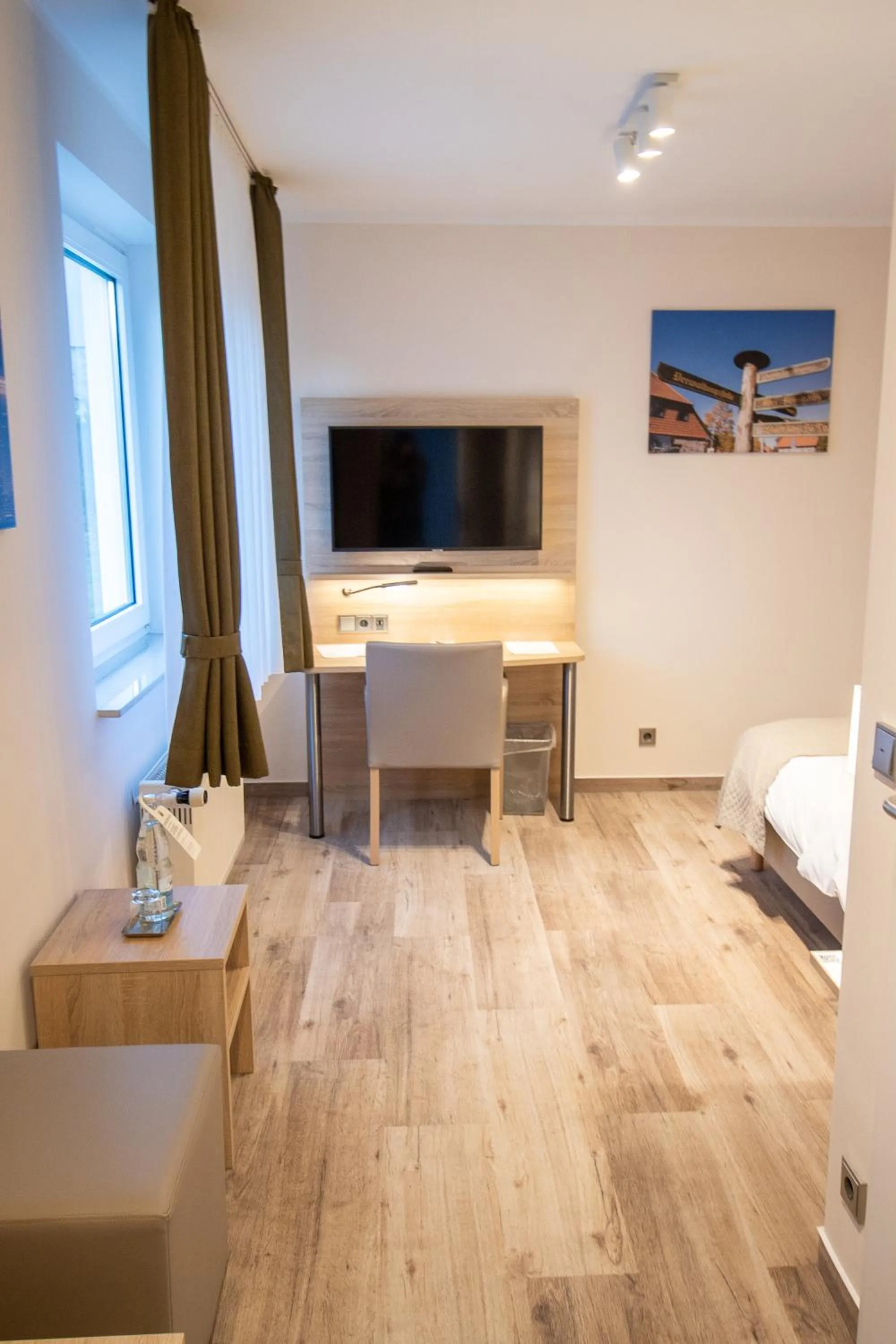 TV and multimedia in Hotel Fallersleber Spieker