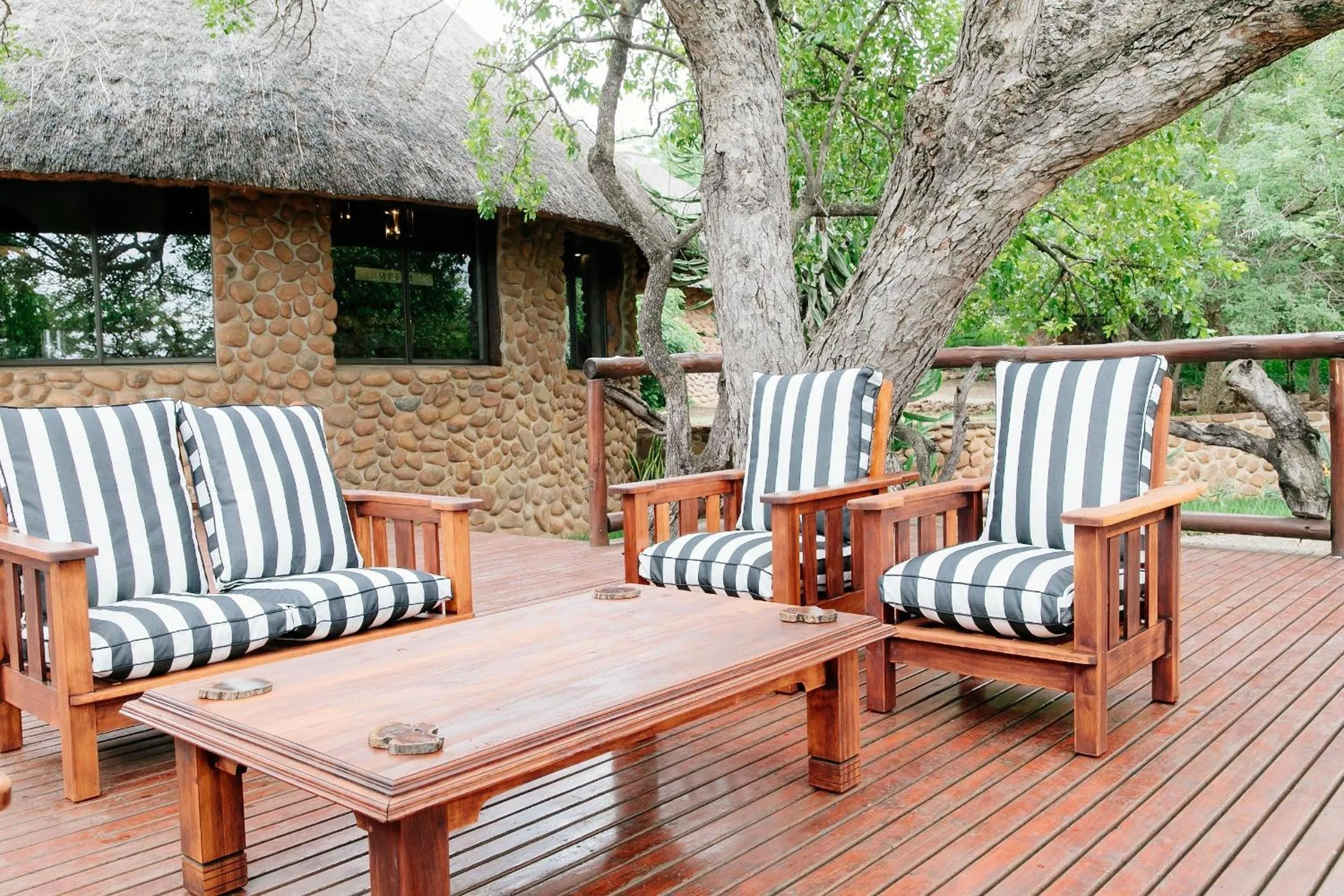Balcony/Terrace in Mpeti Lodge