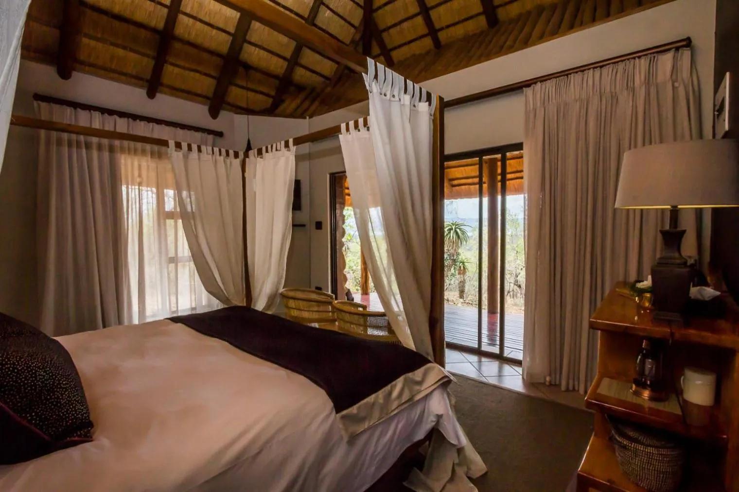 Bedroom, Bed in Mpeti Lodge