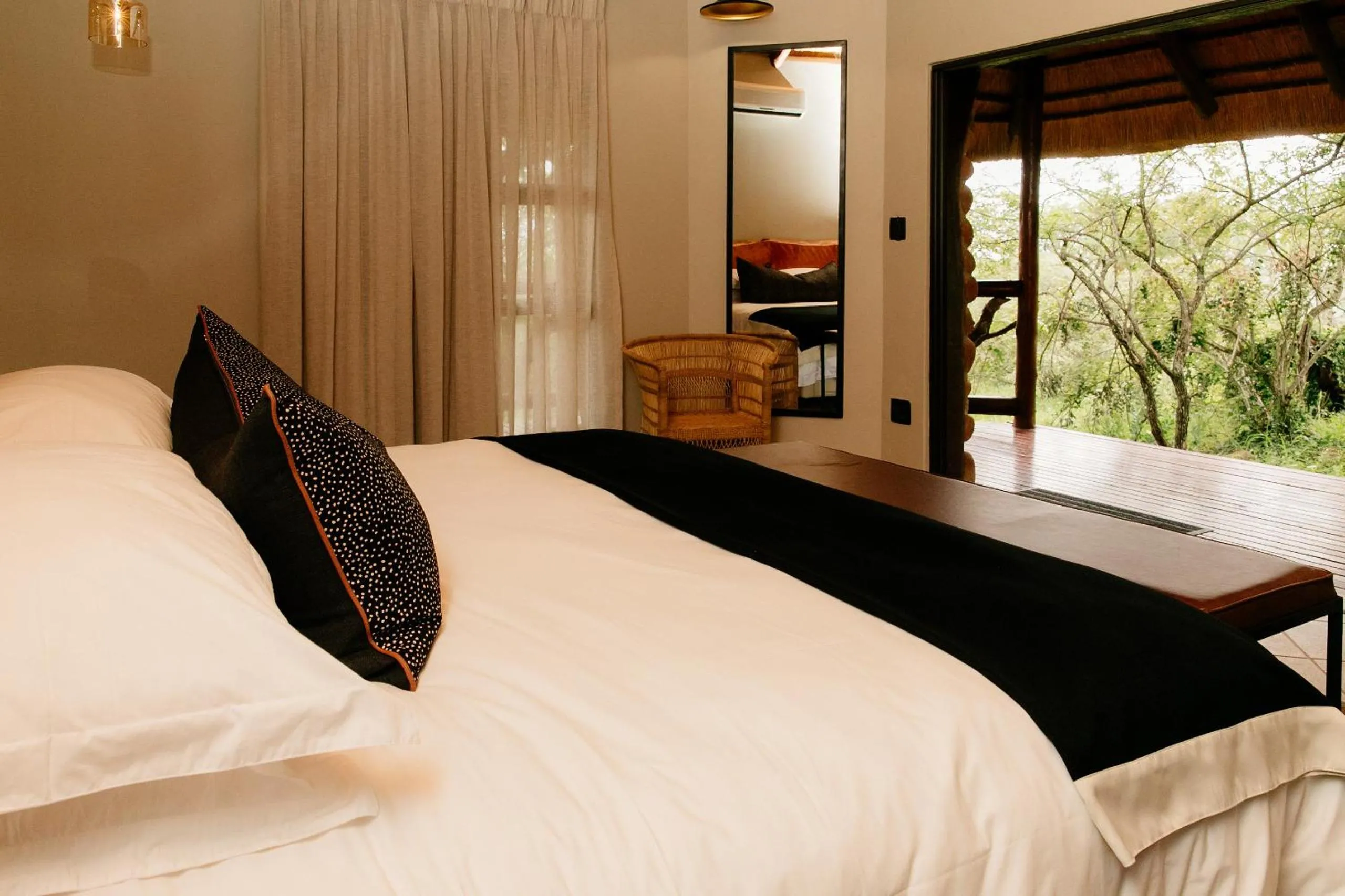 Bedroom, Bed in Mpeti Lodge