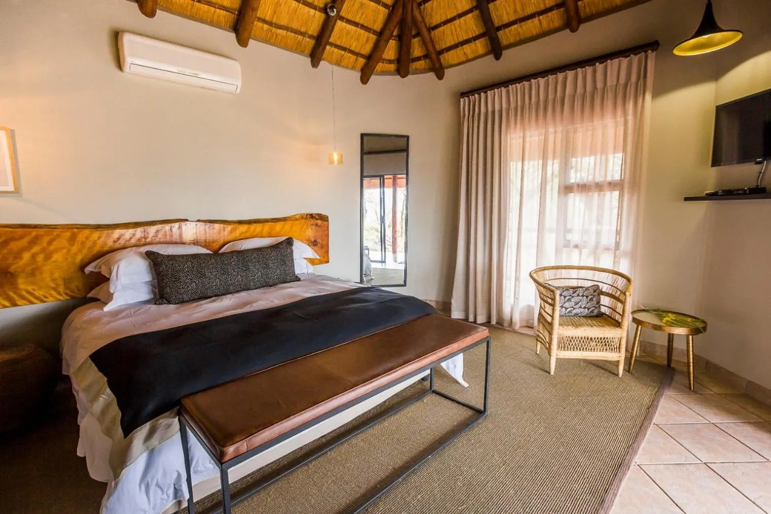 Photo of the whole room, Bed in Mpeti Lodge