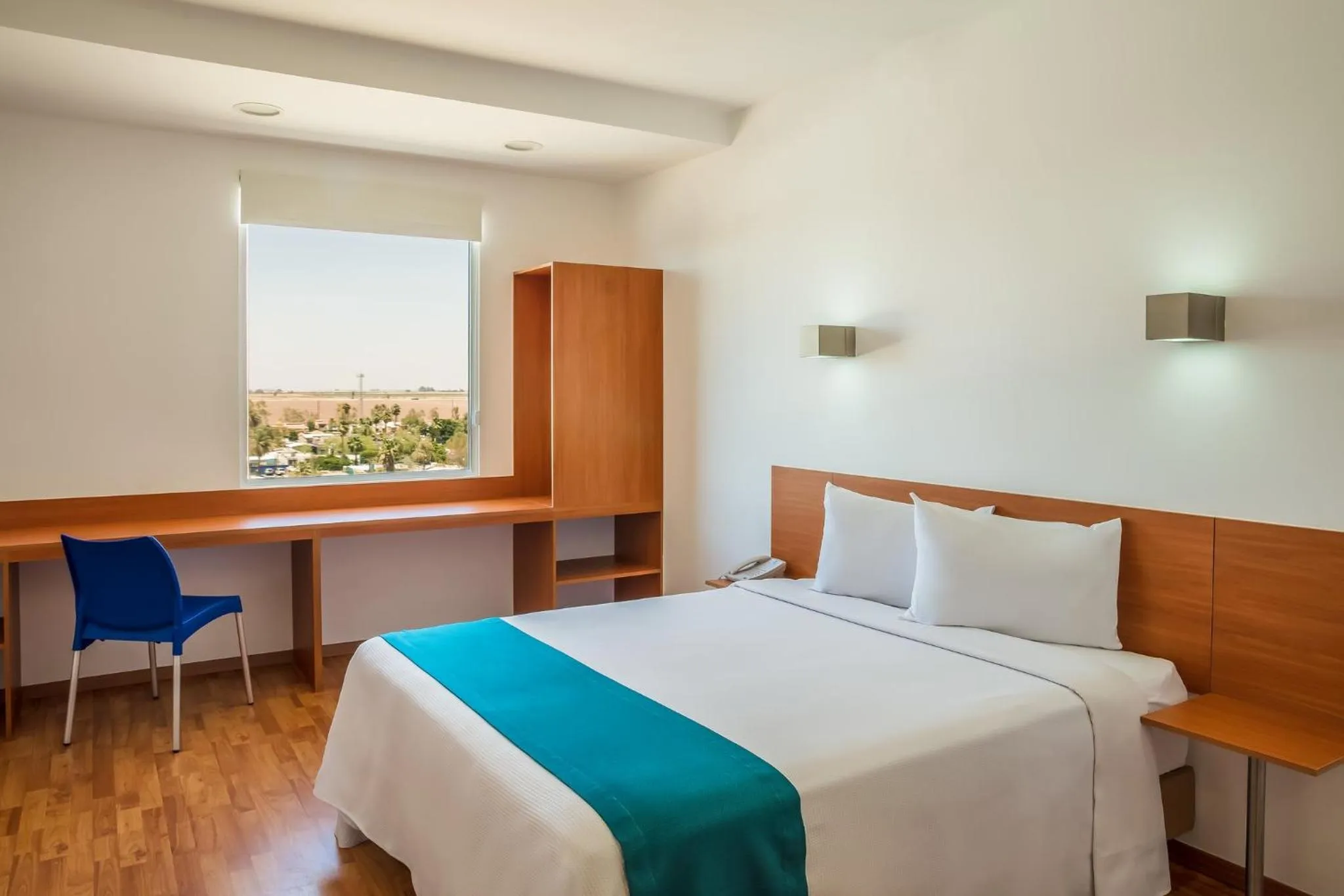 Photo of the whole room, Bed in One Mexicali