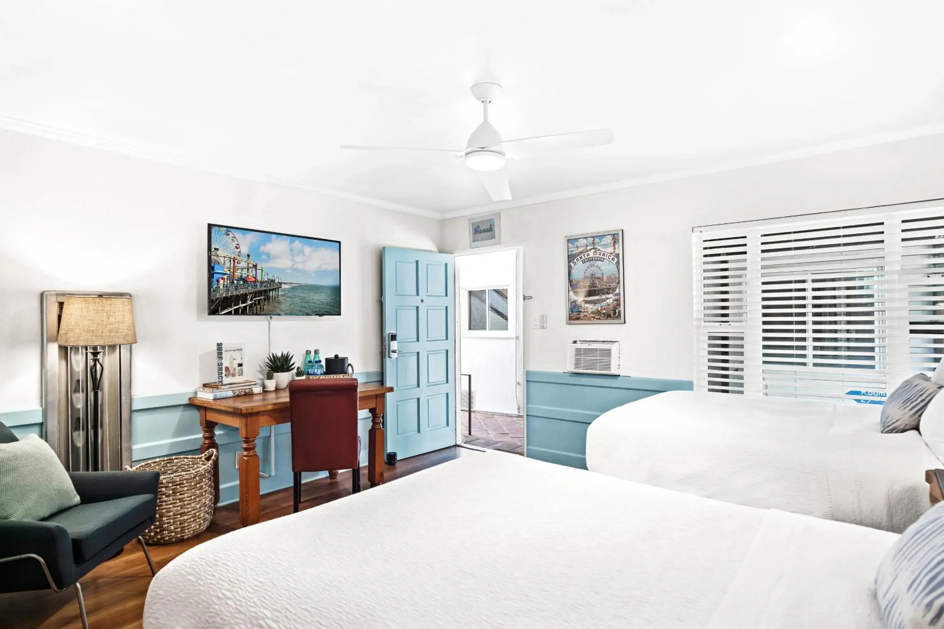 Photo of the whole room, Bed in Sea Blue Hotel Photo of the whole room, Bed in Sea Blue Hotel