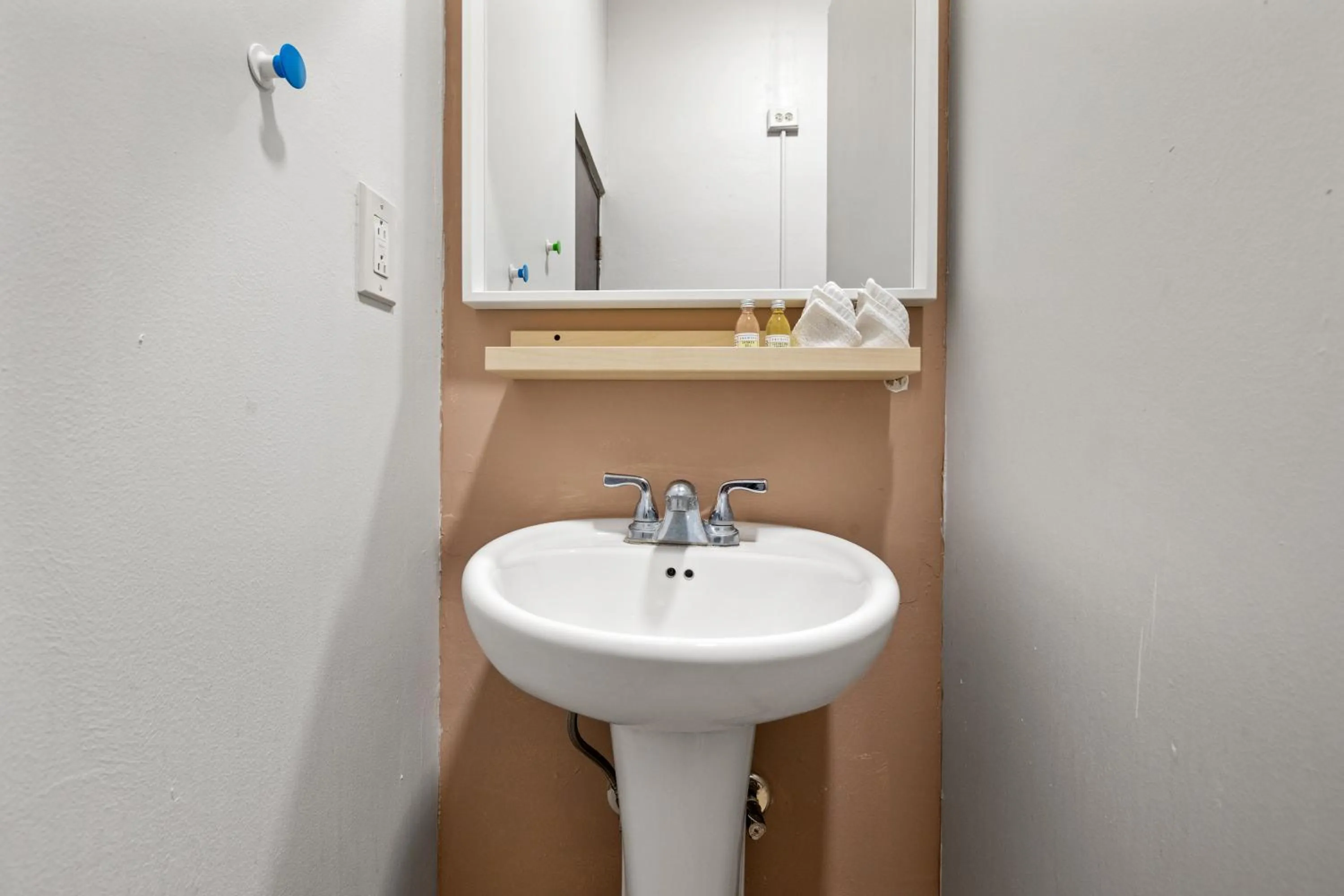 Bathroom in Rincon Plaza Hotel