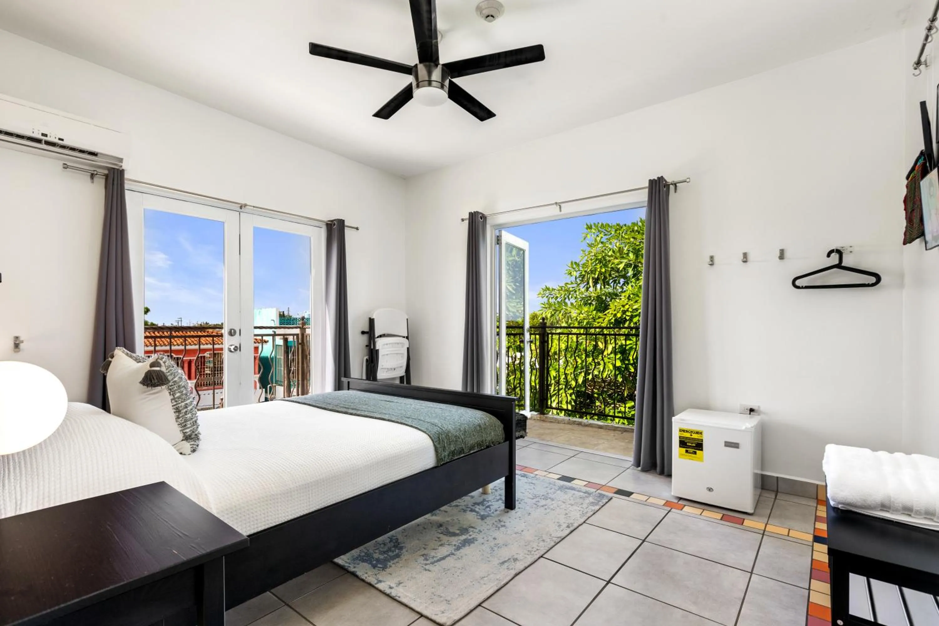 View (from property/room), Bed in Rincon Plaza Hotel