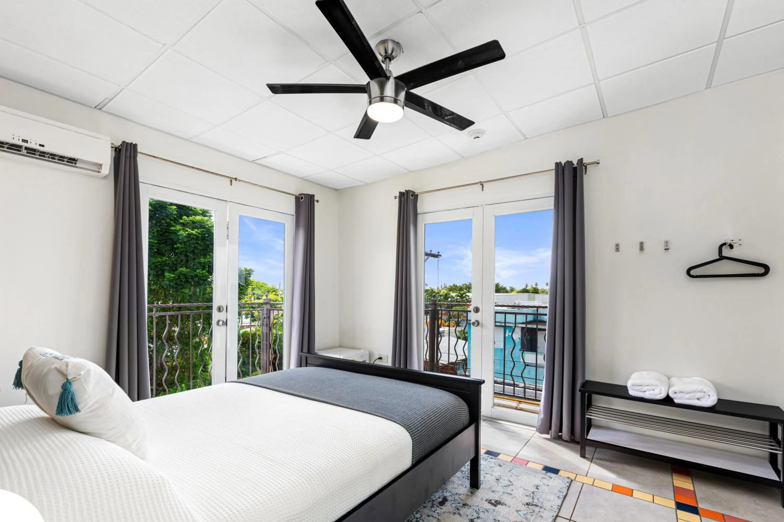 View (from property/room), Bed in Rincon Plaza Hotel