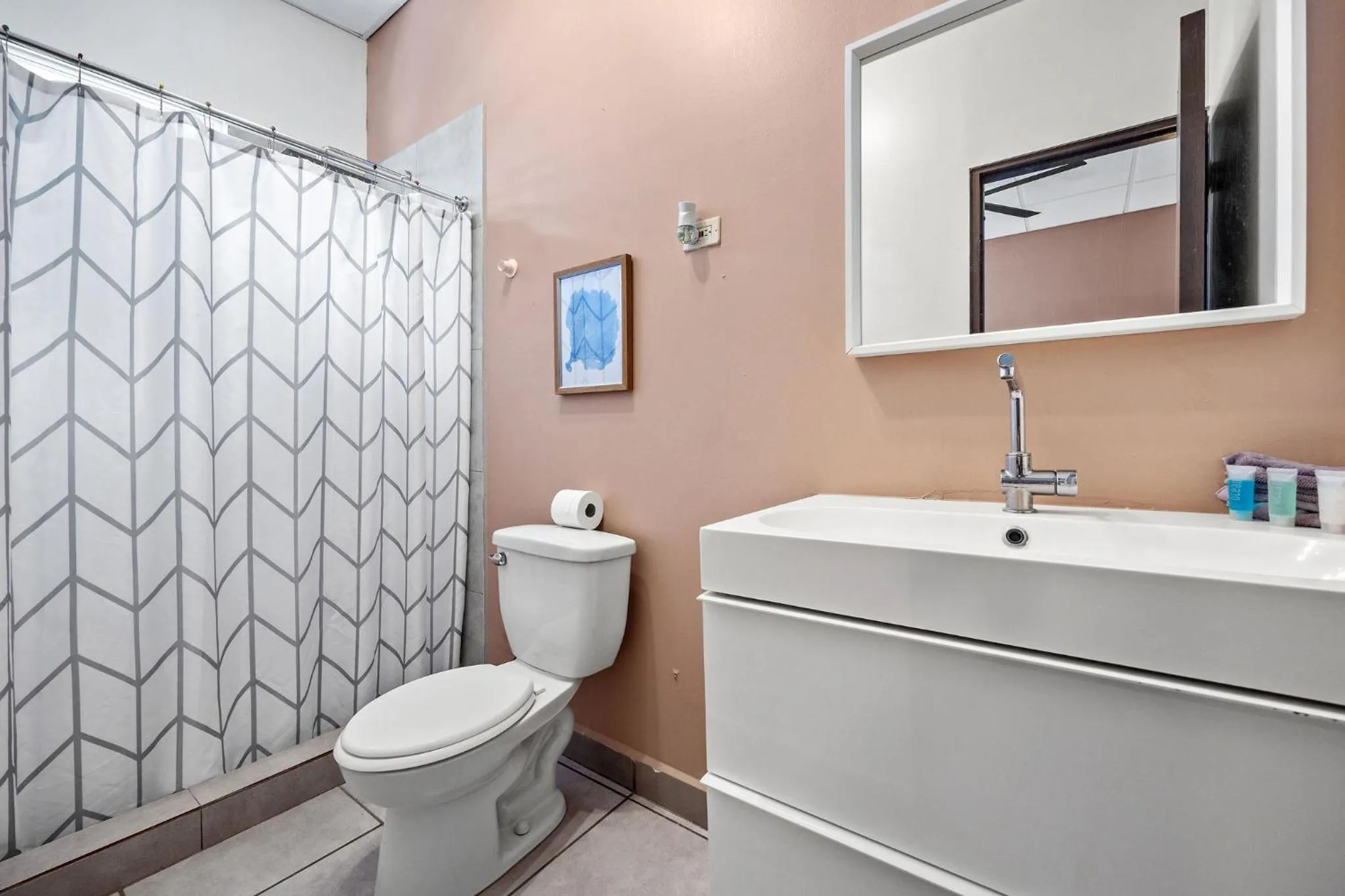 Bathroom in Rincon Plaza Hotel