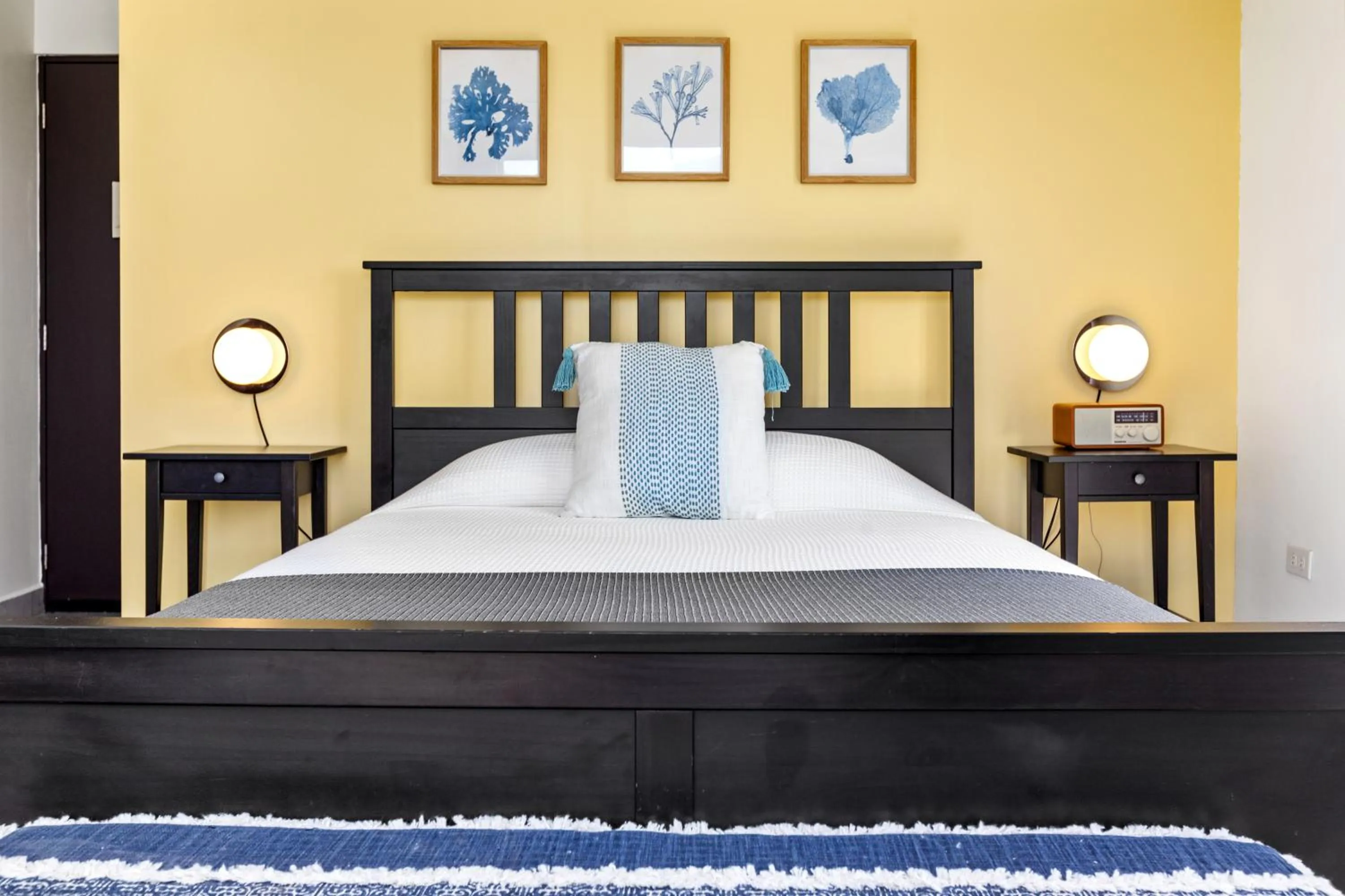 Bed in Rincon Plaza Hotel