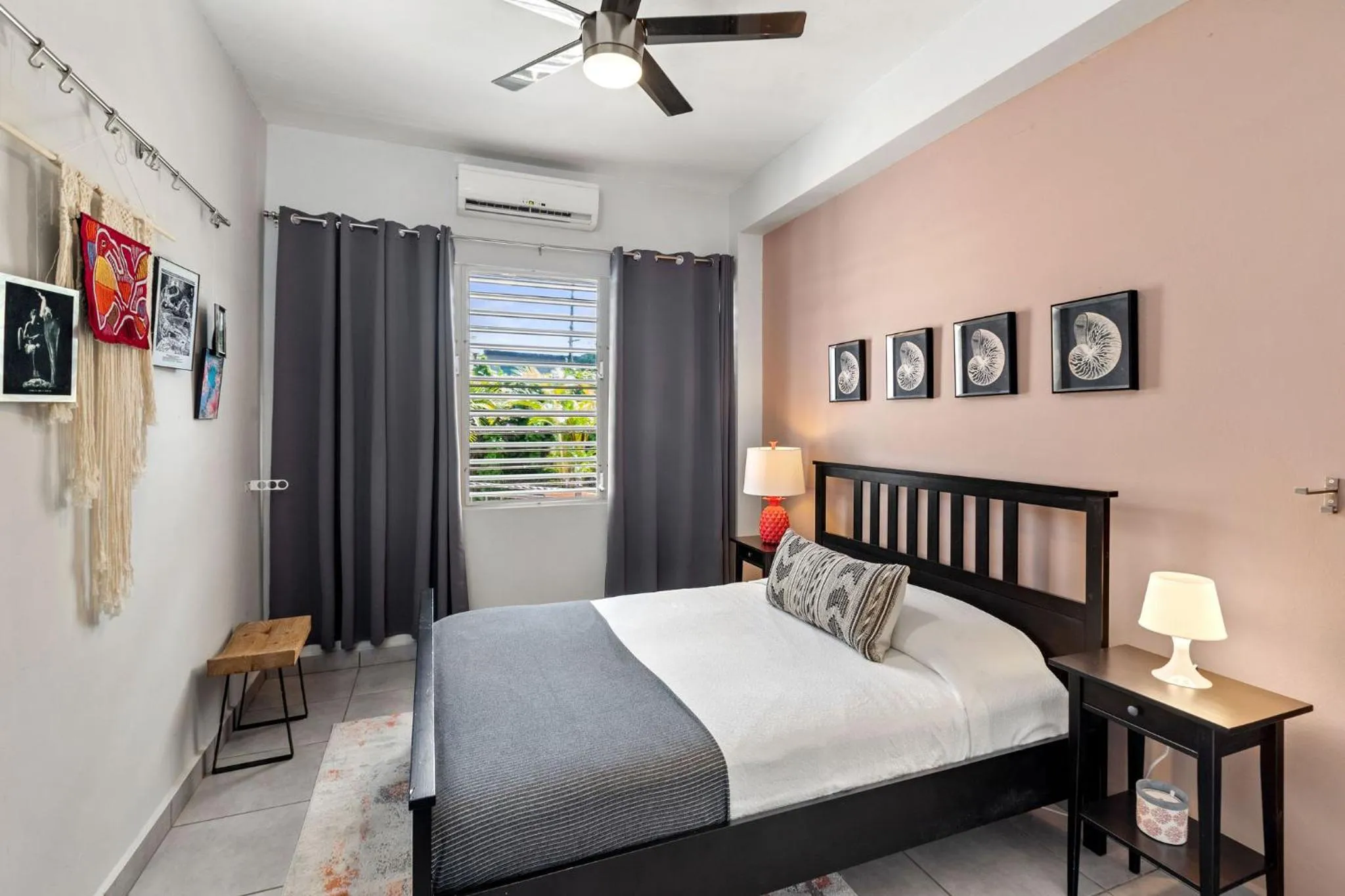 Bed in Rincon Plaza Hotel