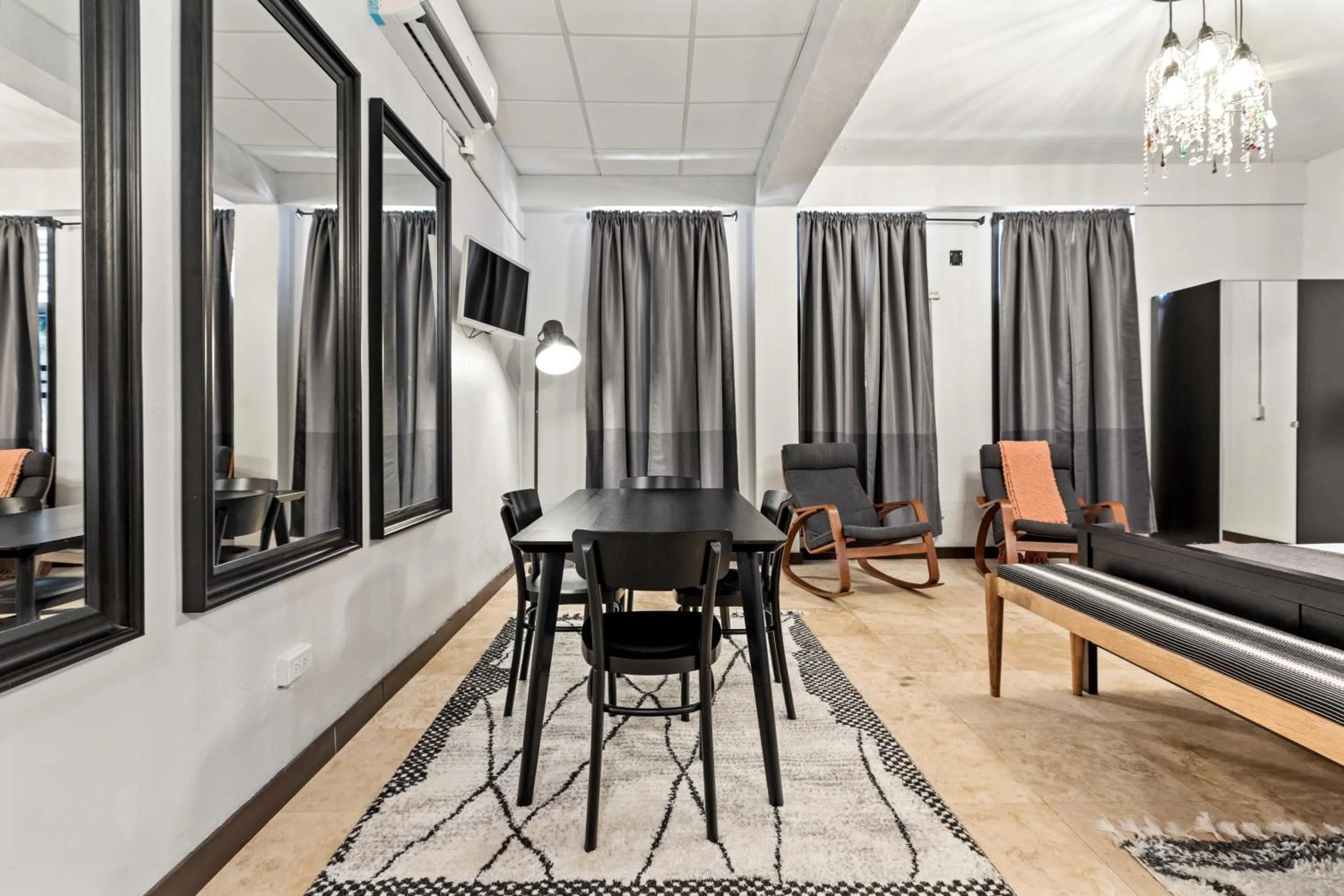 Bedroom in Rincon Plaza Hotel