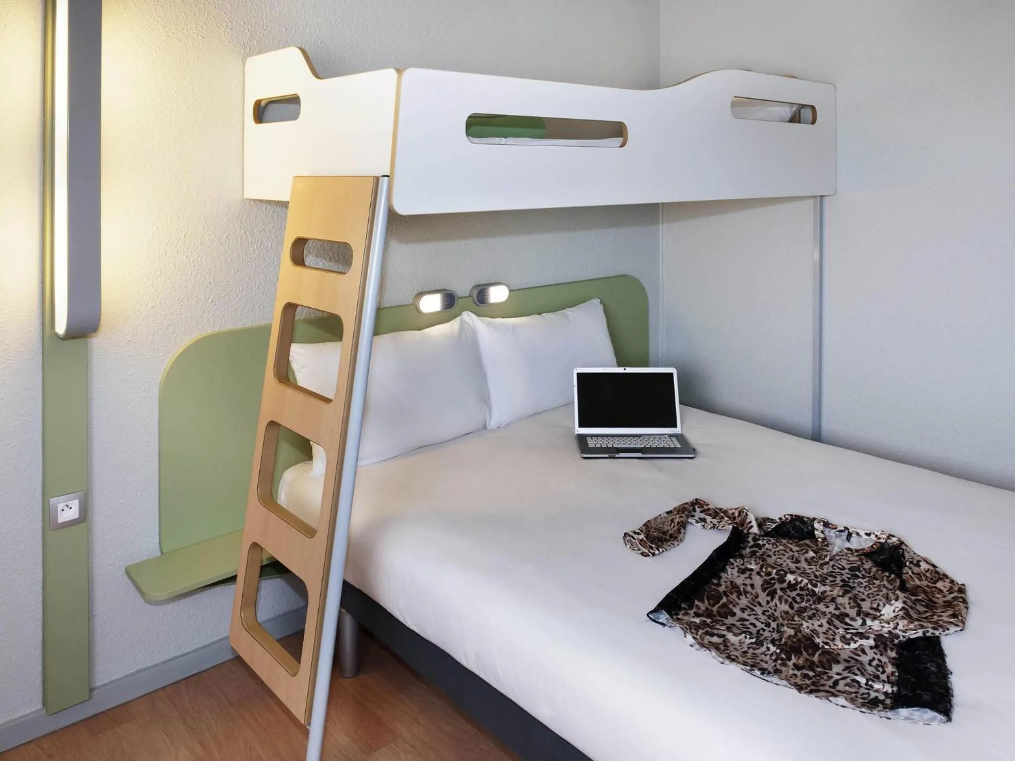 Bedroom, Bed in ibis budget Goussainville Charles de Gaulle