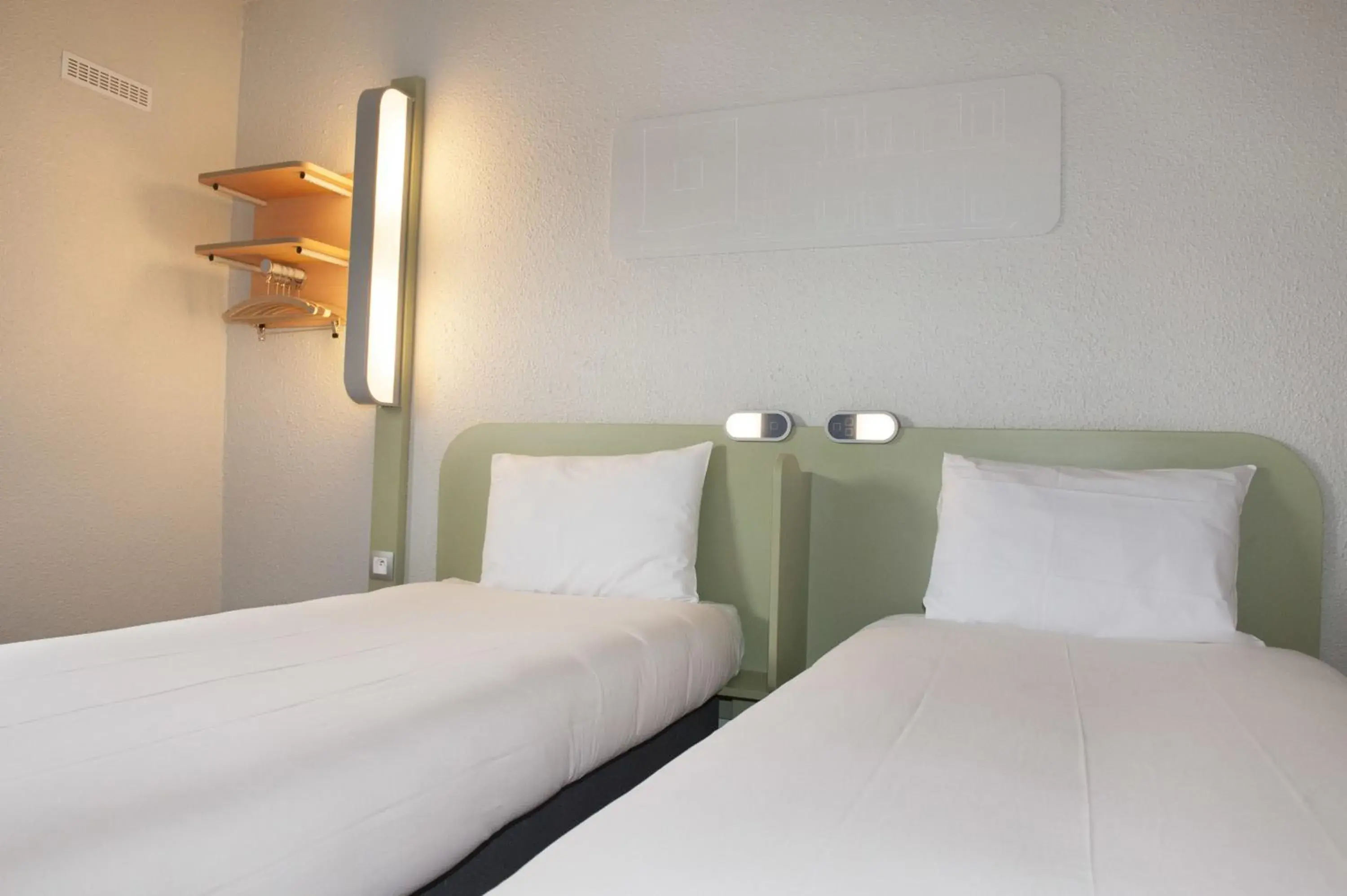 Bed in ibis budget Goussainville Charles de Gaulle