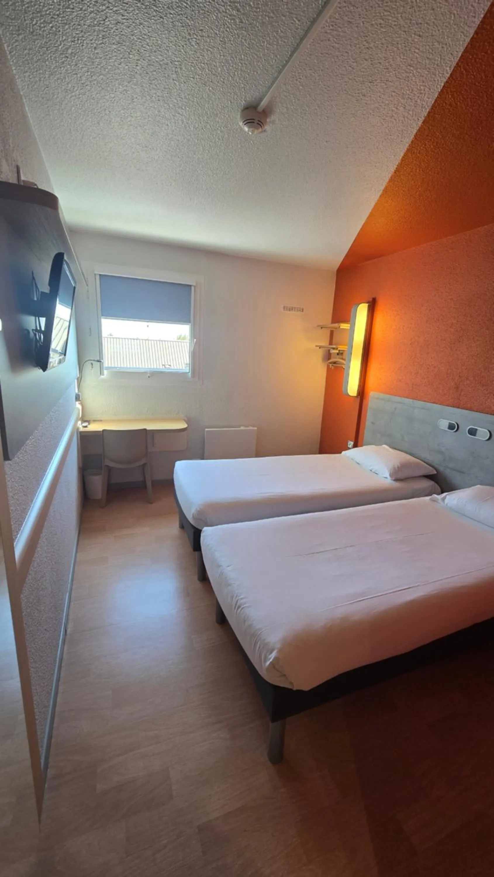 Bedroom, Bed in ibis budget Goussainville Charles de Gaulle