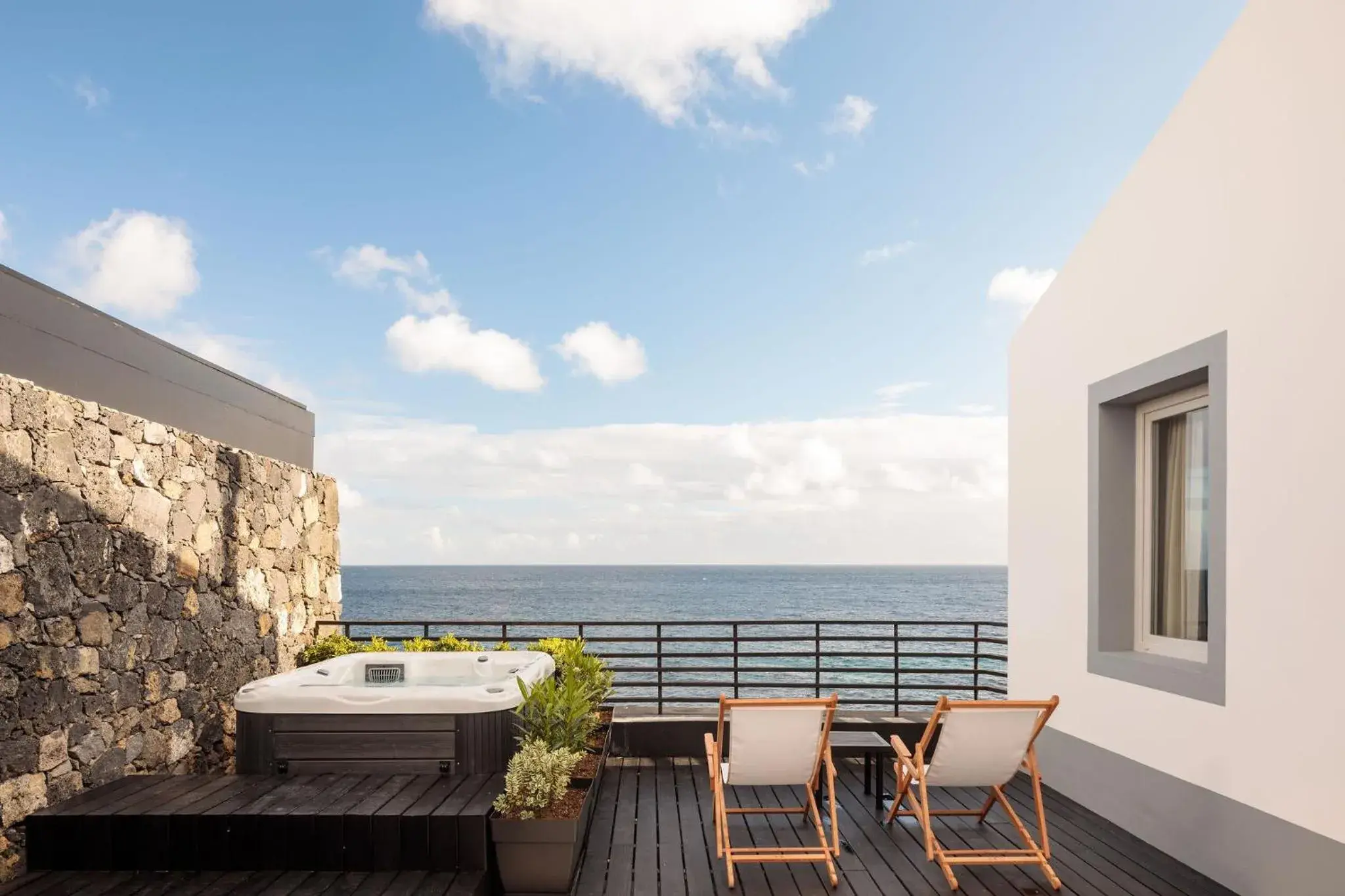 Presidential Suite in White Exclusive Suites & Villas Presidential Suite in White Exclusive Suites & Villas