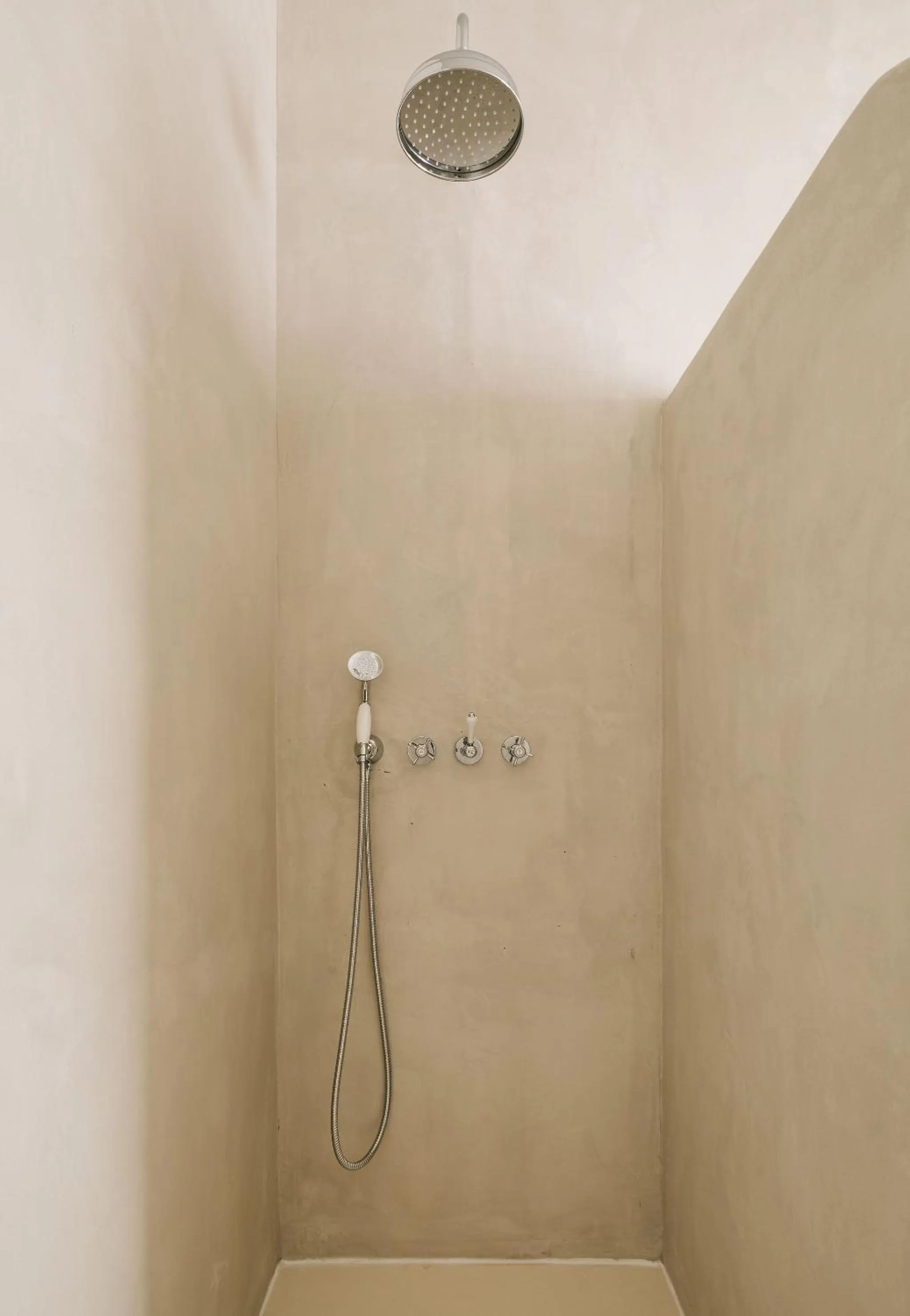 Shower in White Exclusive Suites & Villas