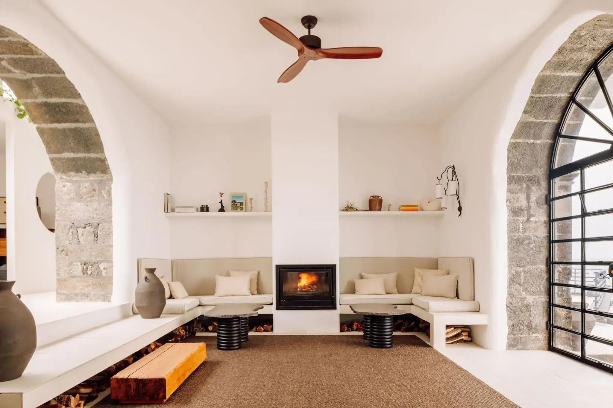 Lounge or bar in White Exclusive Suites & Villas Lounge or bar in White Exclusive Suites & Villas