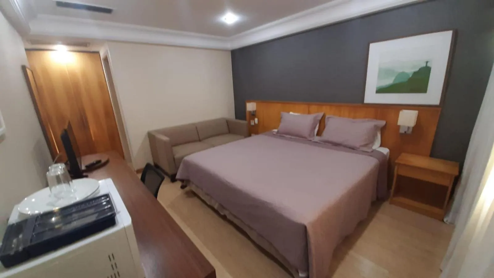 Bedroom, Bed in Mediterrâneo Flat - Apart-Hotel