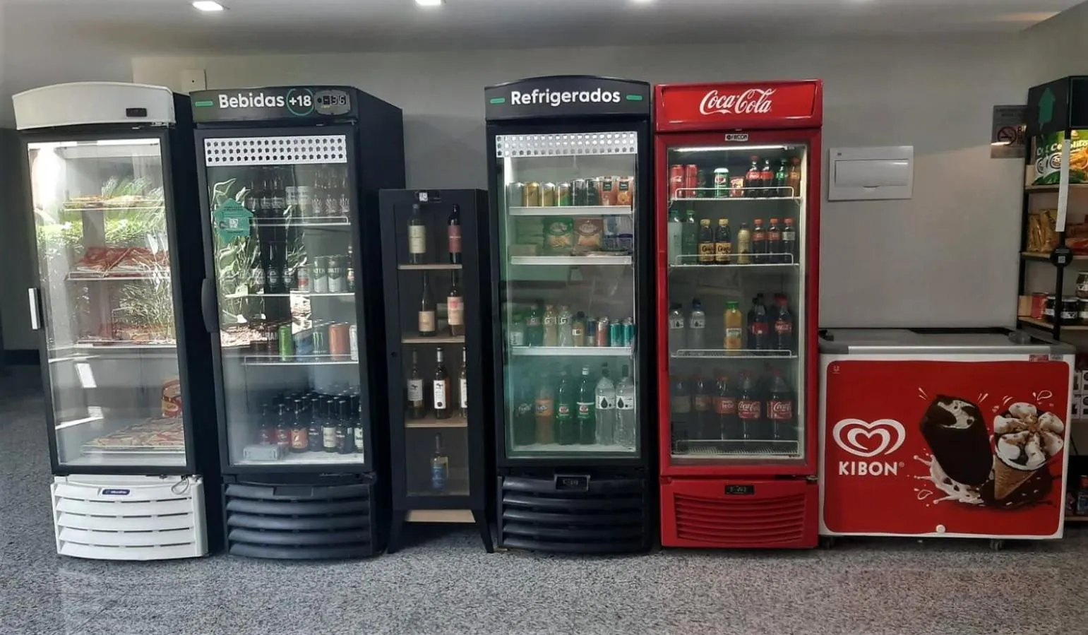 Supermarket/grocery shop in Mediterrâneo Flat - Apart-Hotel