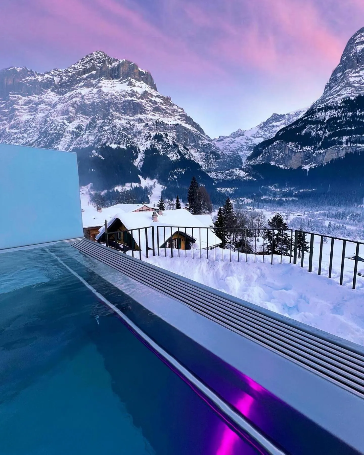 Swimming pool in Hotel Spinne Grindelwald