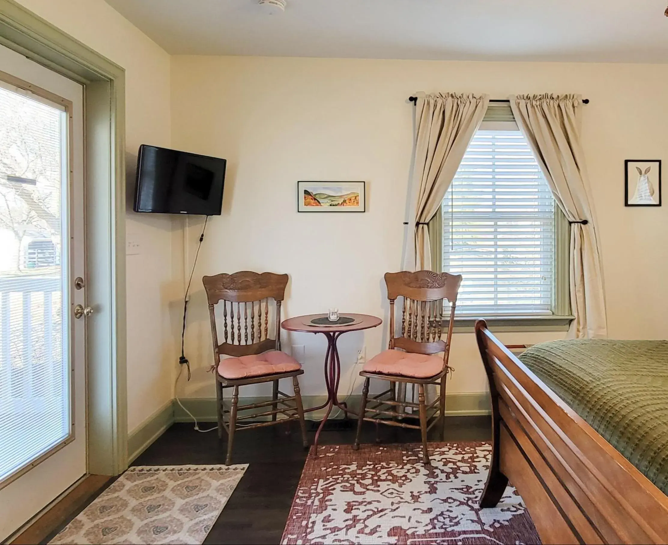 King Room in Pheasant Field Bed and Breakfast King Room in Pheasant Field Bed and Breakfast