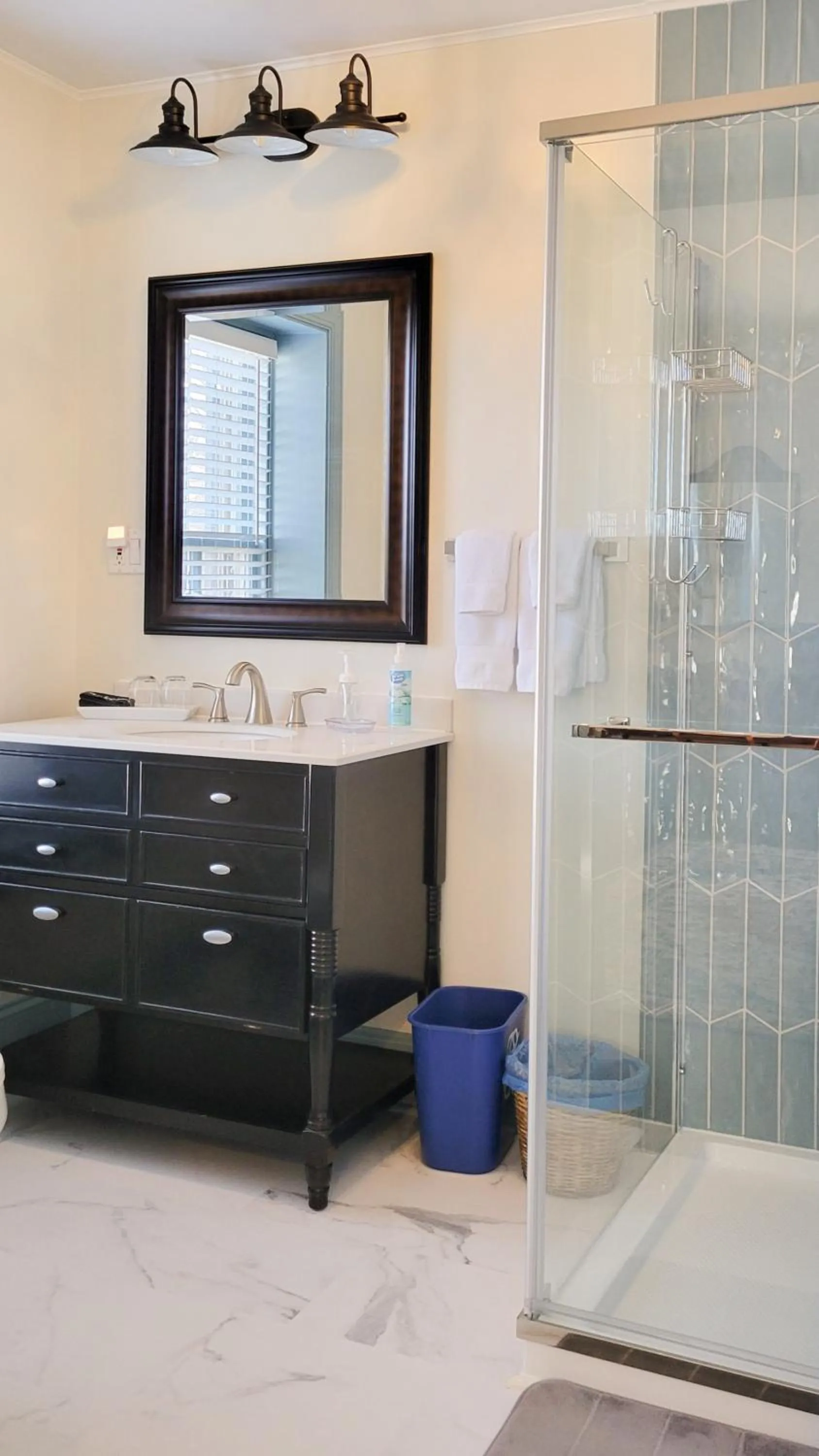 Bathroom in Pheasant Field Bed and Breakfast