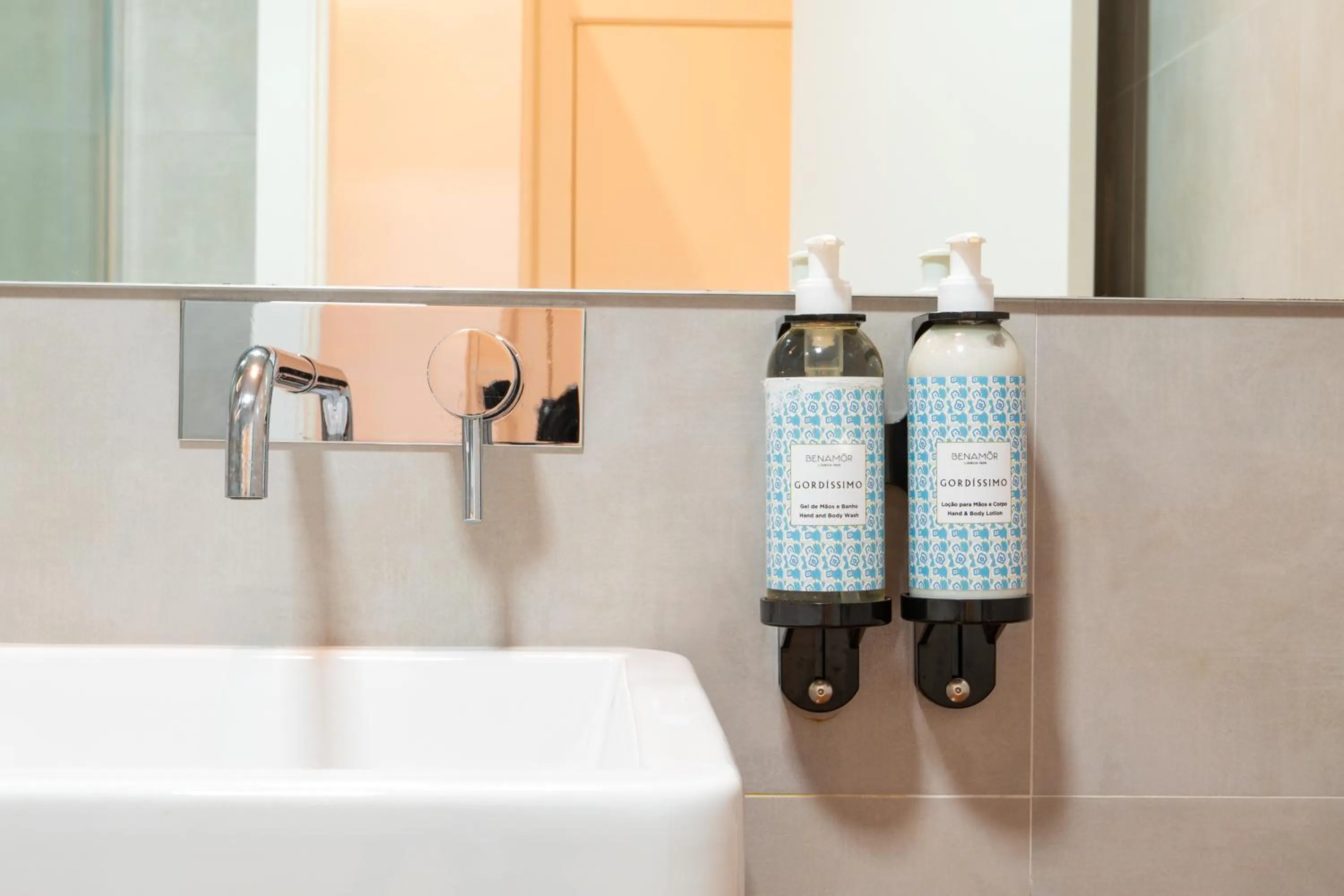 Decorative detail in Bica FLH Suites