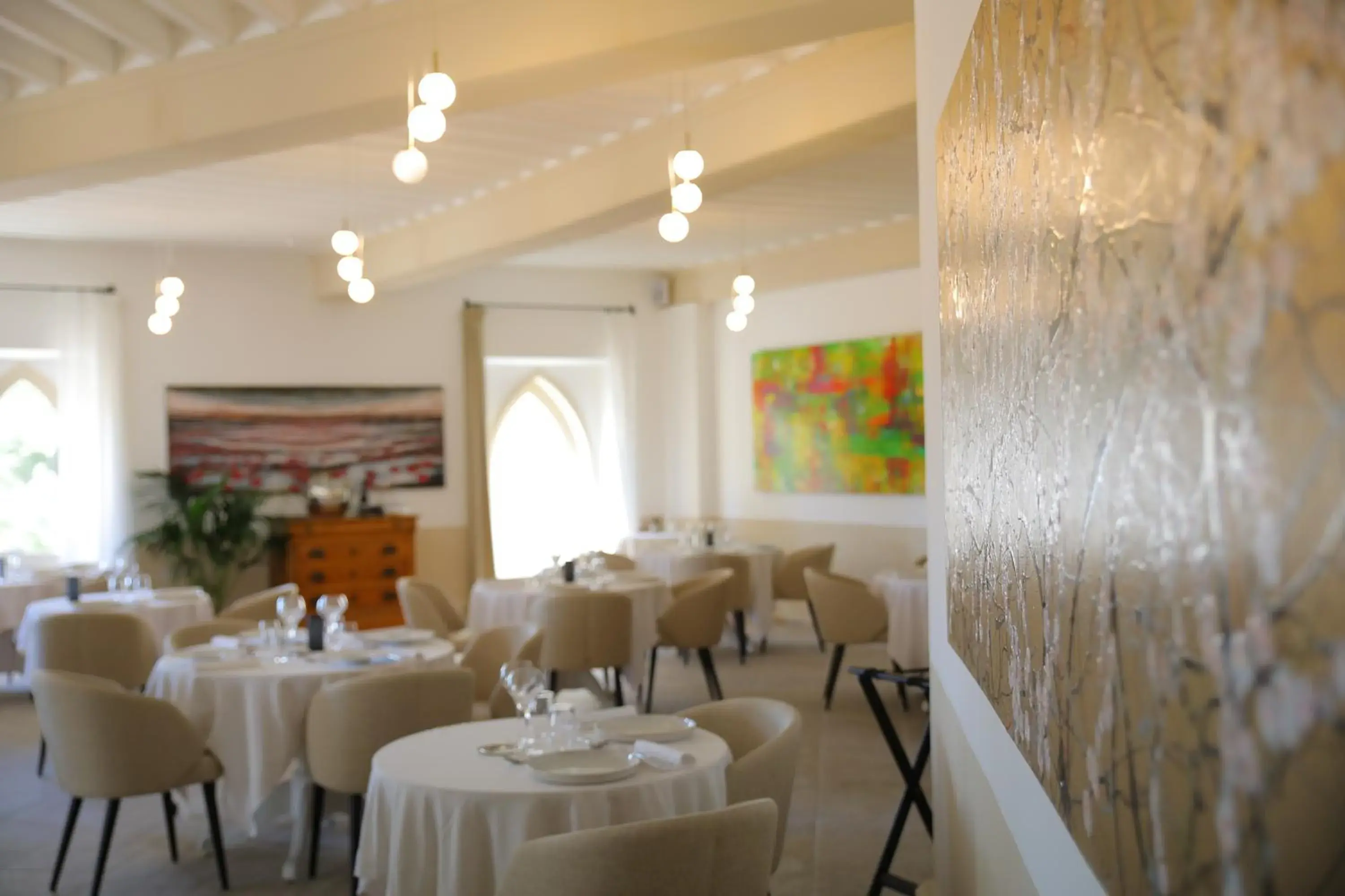 Restaurant/places to eat in Hostellerie du Château des Fines Roches Restaurant/places to eat in Hostellerie du Château des Fines Roches