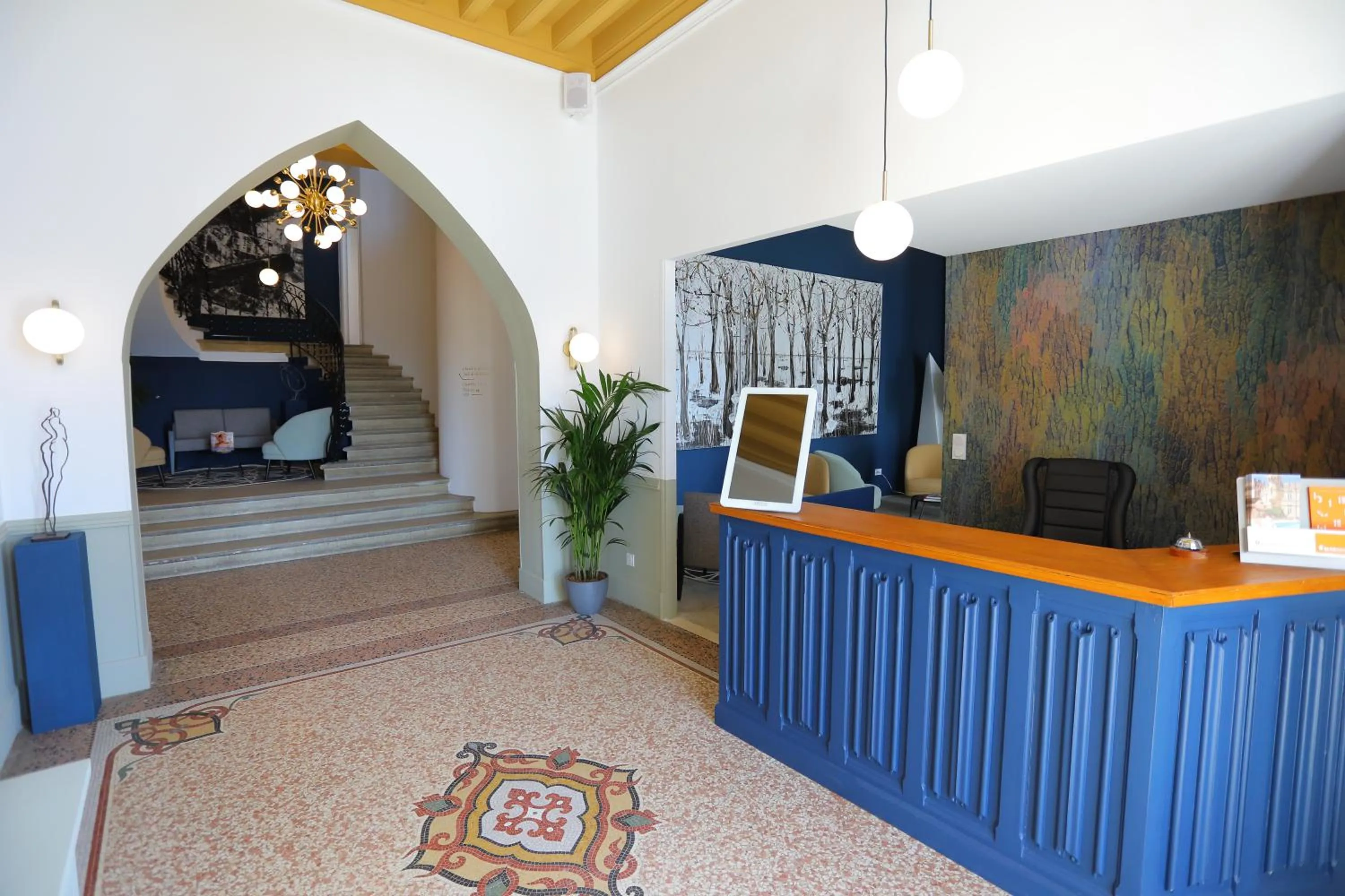 Lobby or reception in Hostellerie du Château des Fines Roches