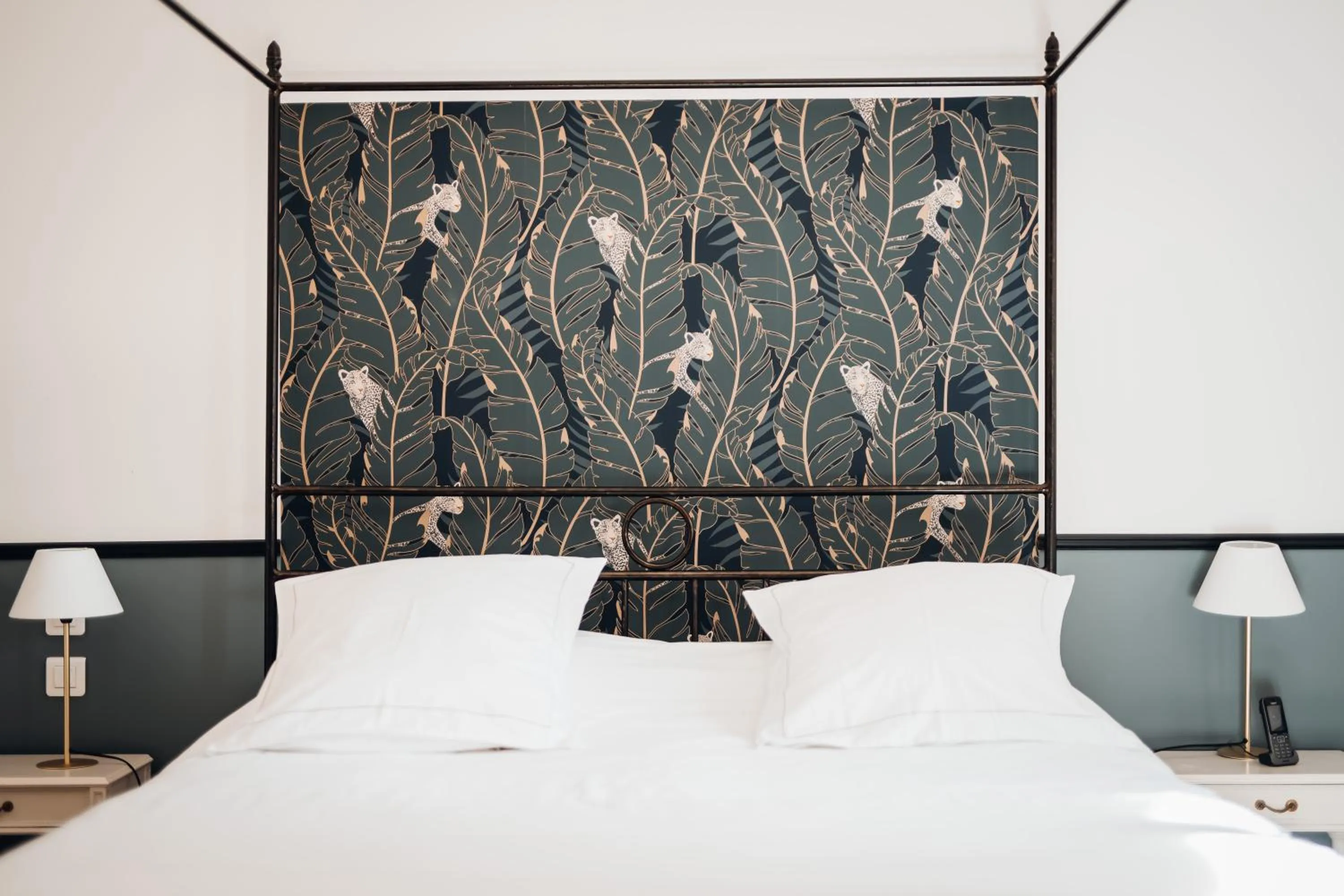 Bed in Hostellerie du Château des Fines Roches