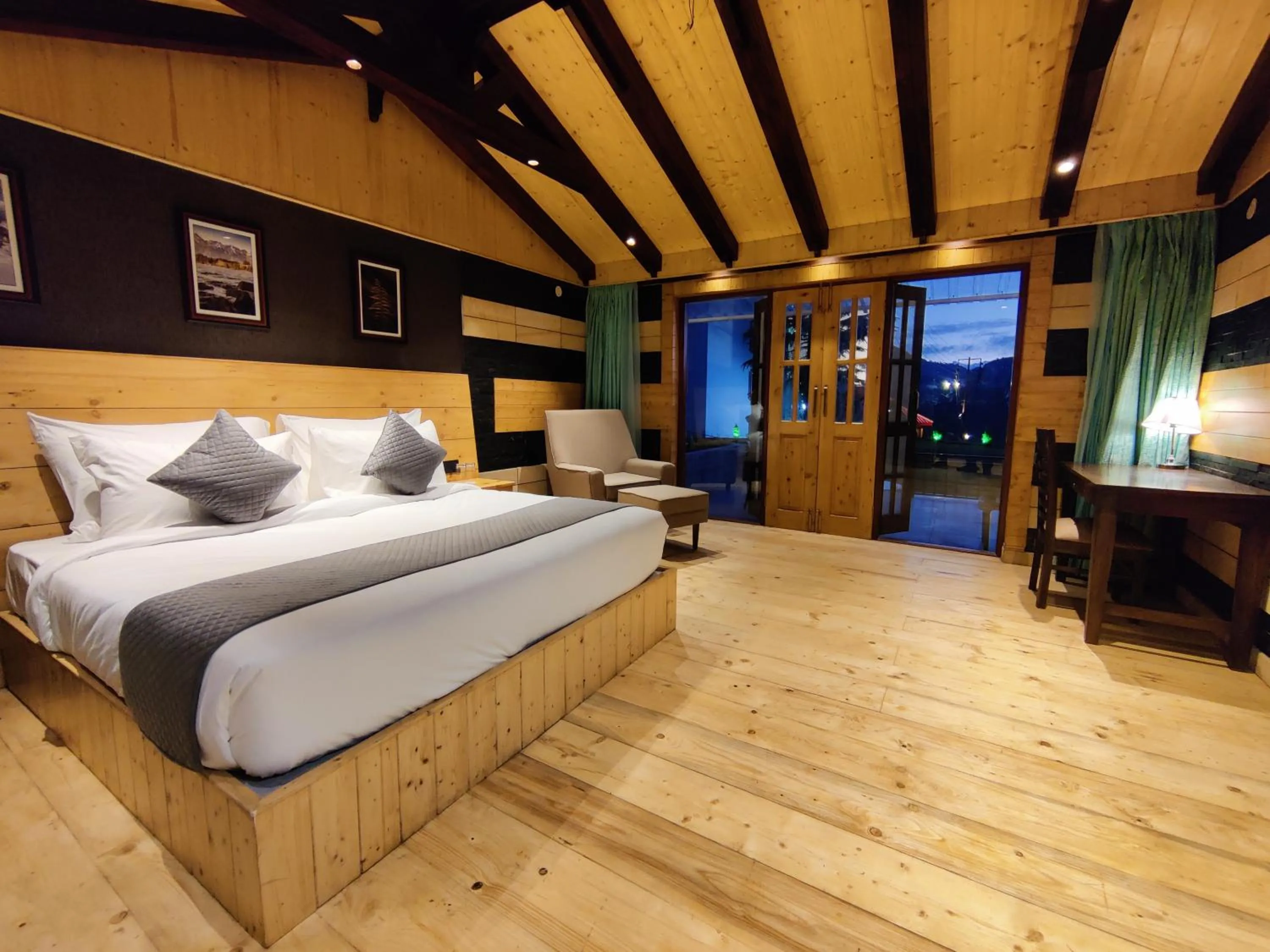 Bed in Regenta Resort MARS Valley View Shoghi