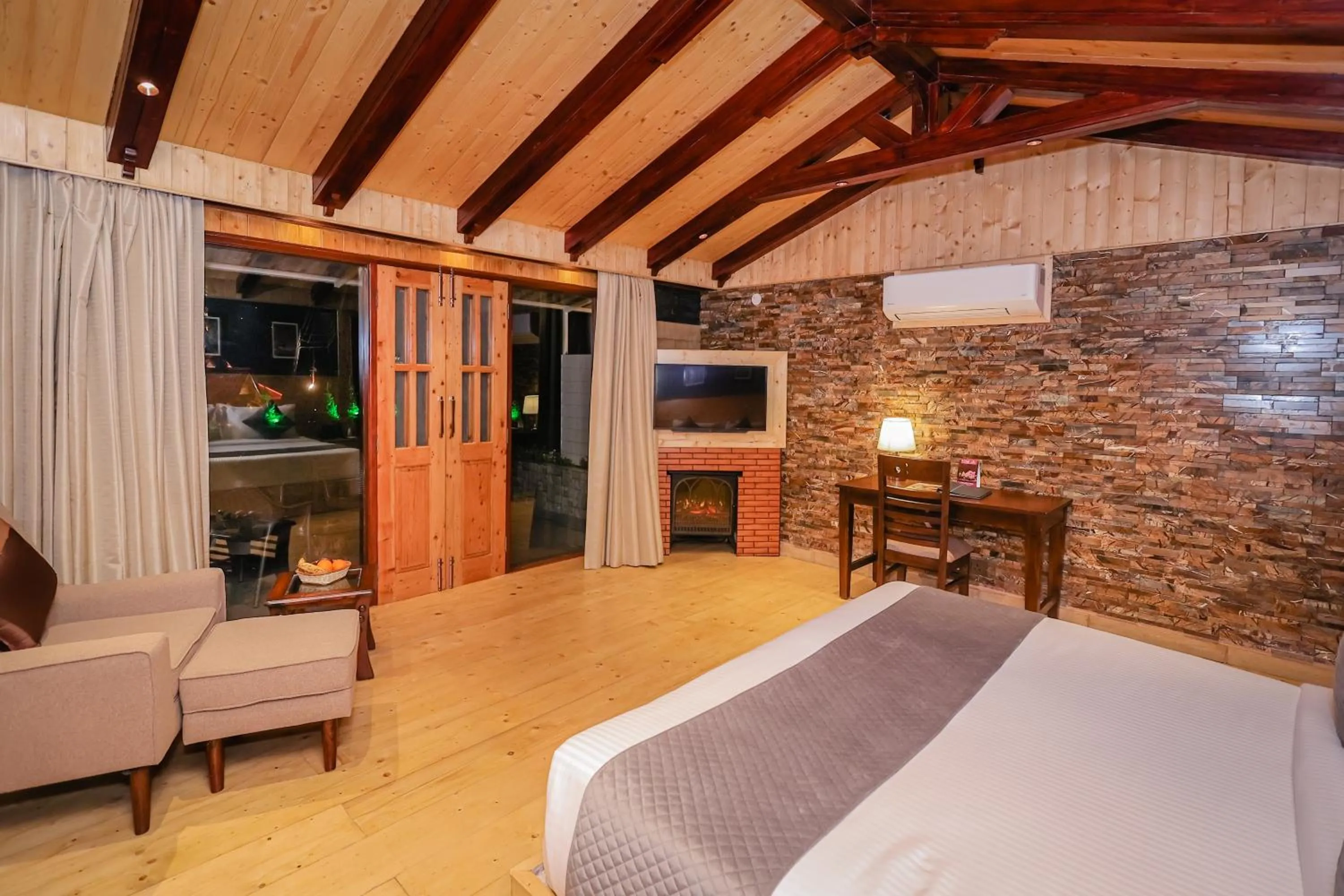 Bed in Regenta Resort MARS Valley View Shoghi