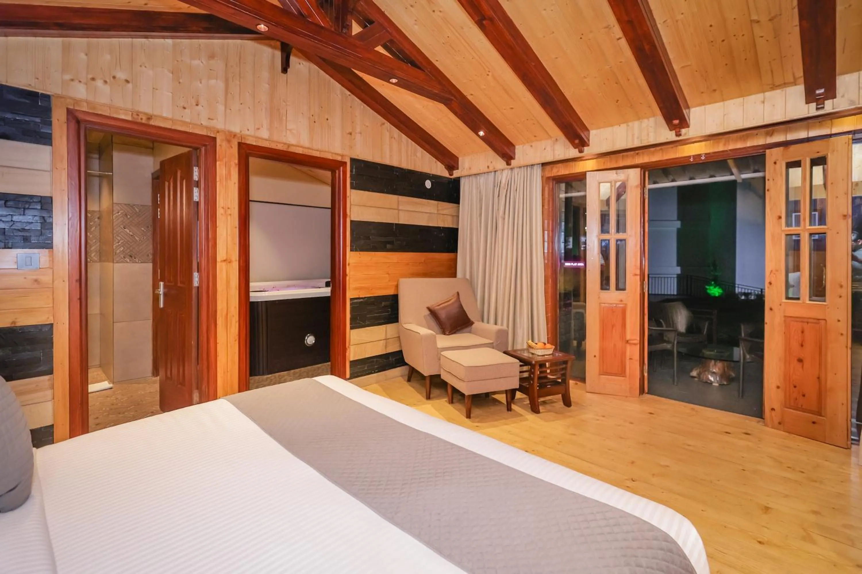Bed in Regenta Resort MARS Valley View Shoghi