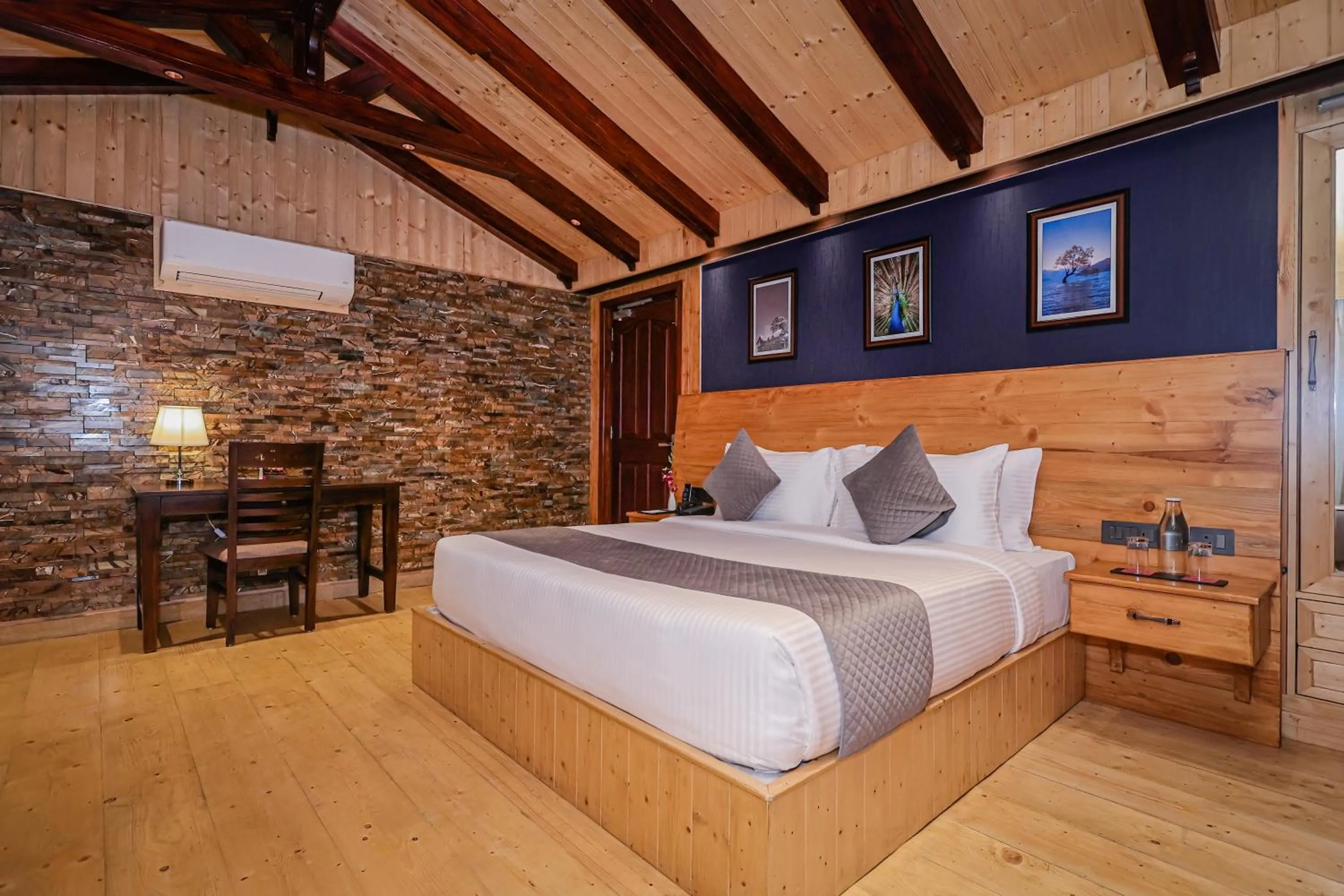 Bed in Regenta Resort MARS Valley View Shoghi