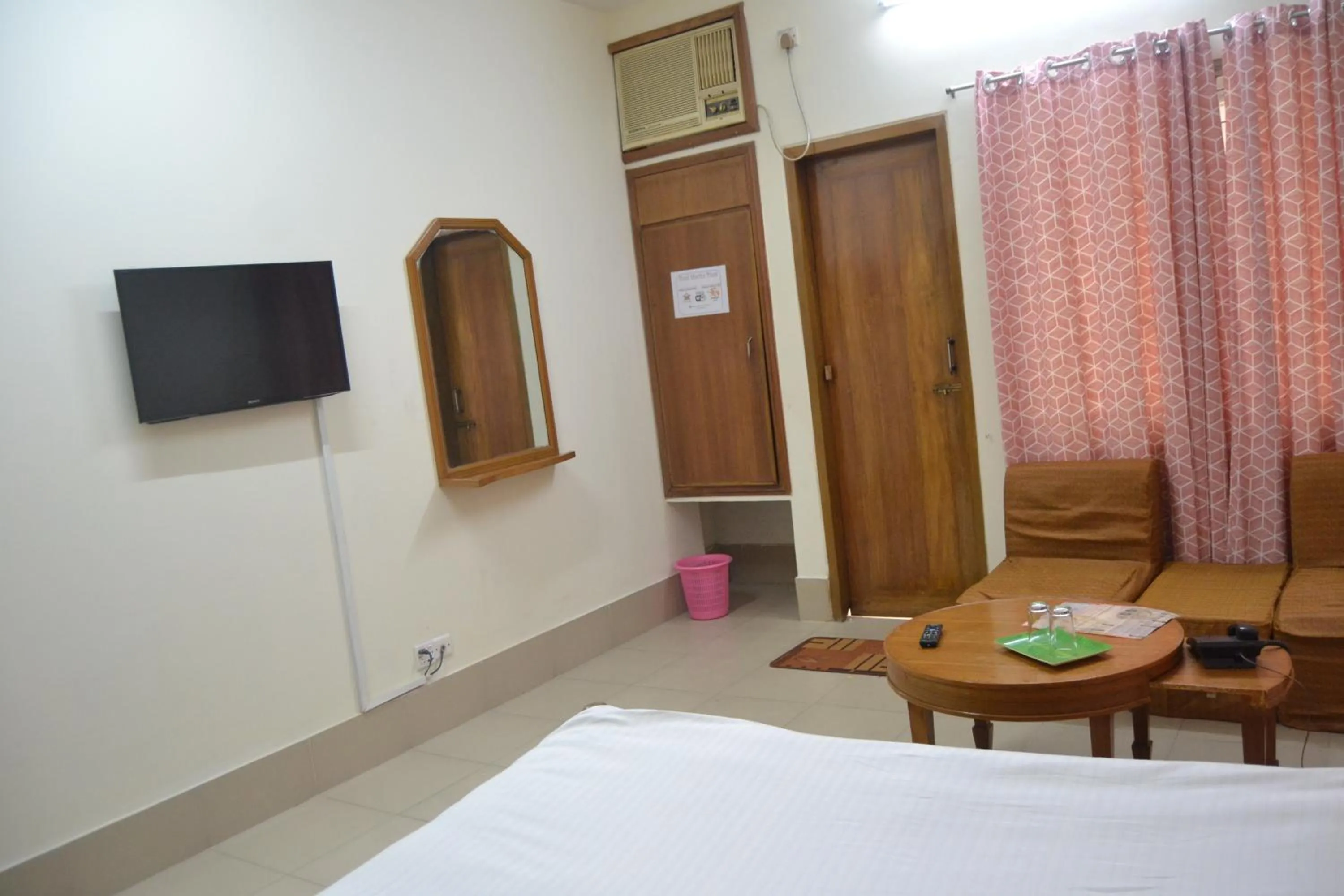 Bed in Hotel Marine Plaza