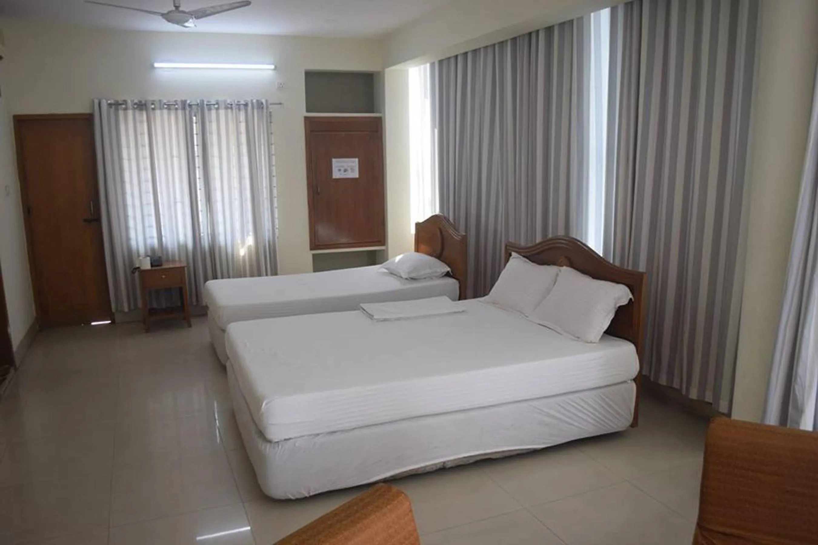 Bed in Hotel Marine Plaza